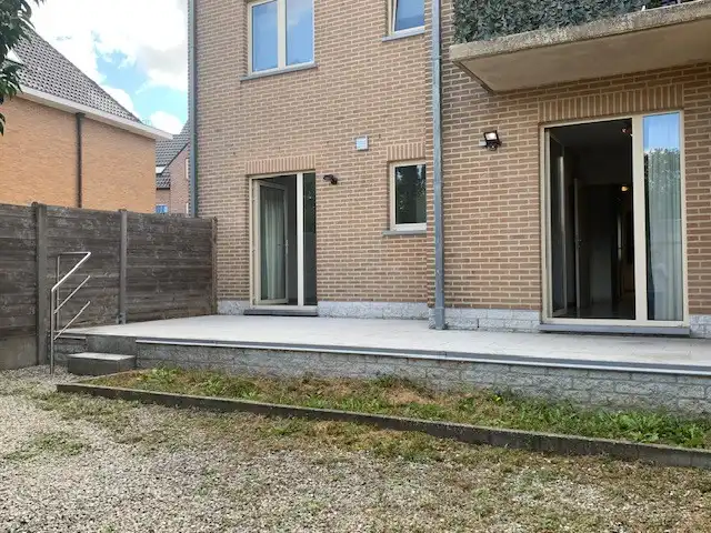 Zeer ruim, gezellig ingericht en lichtrijk appartement foto 17