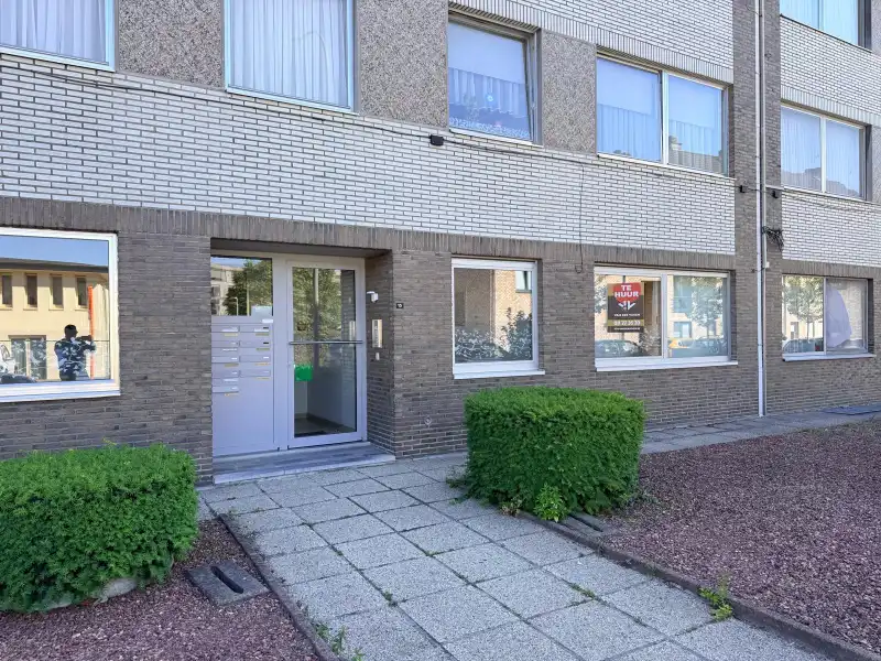 Gerenoveerd 2-slaapkamer appartement! foto 2