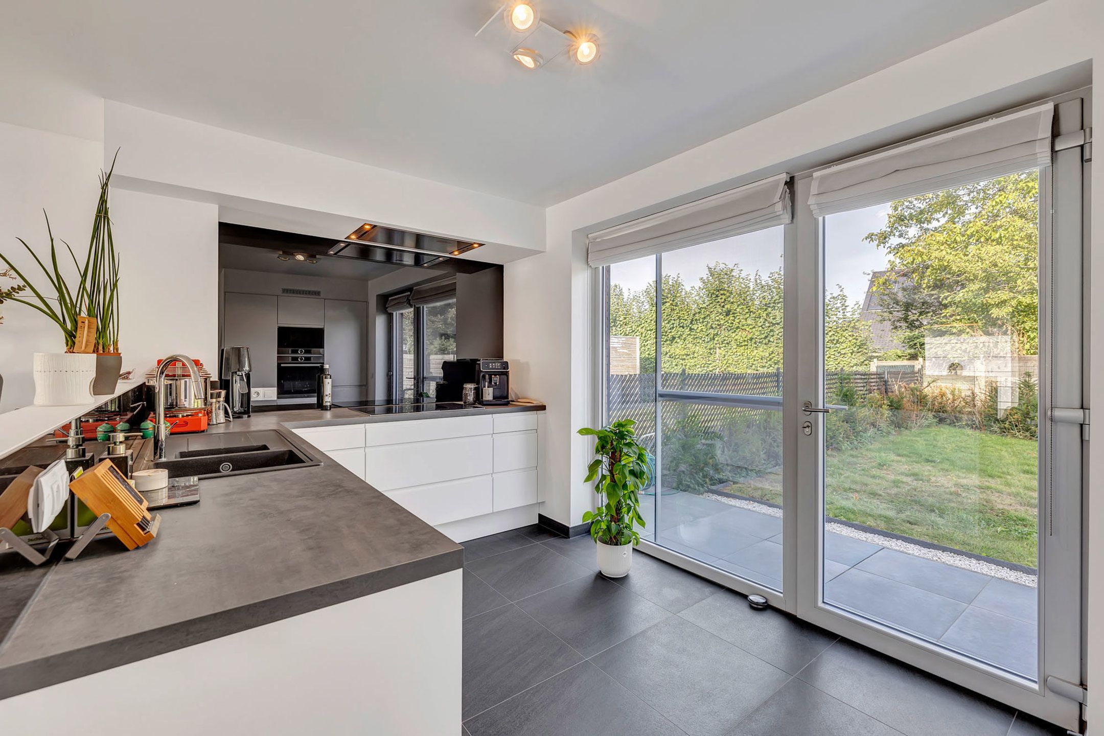 Recente woning op rustige locatie foto 8
