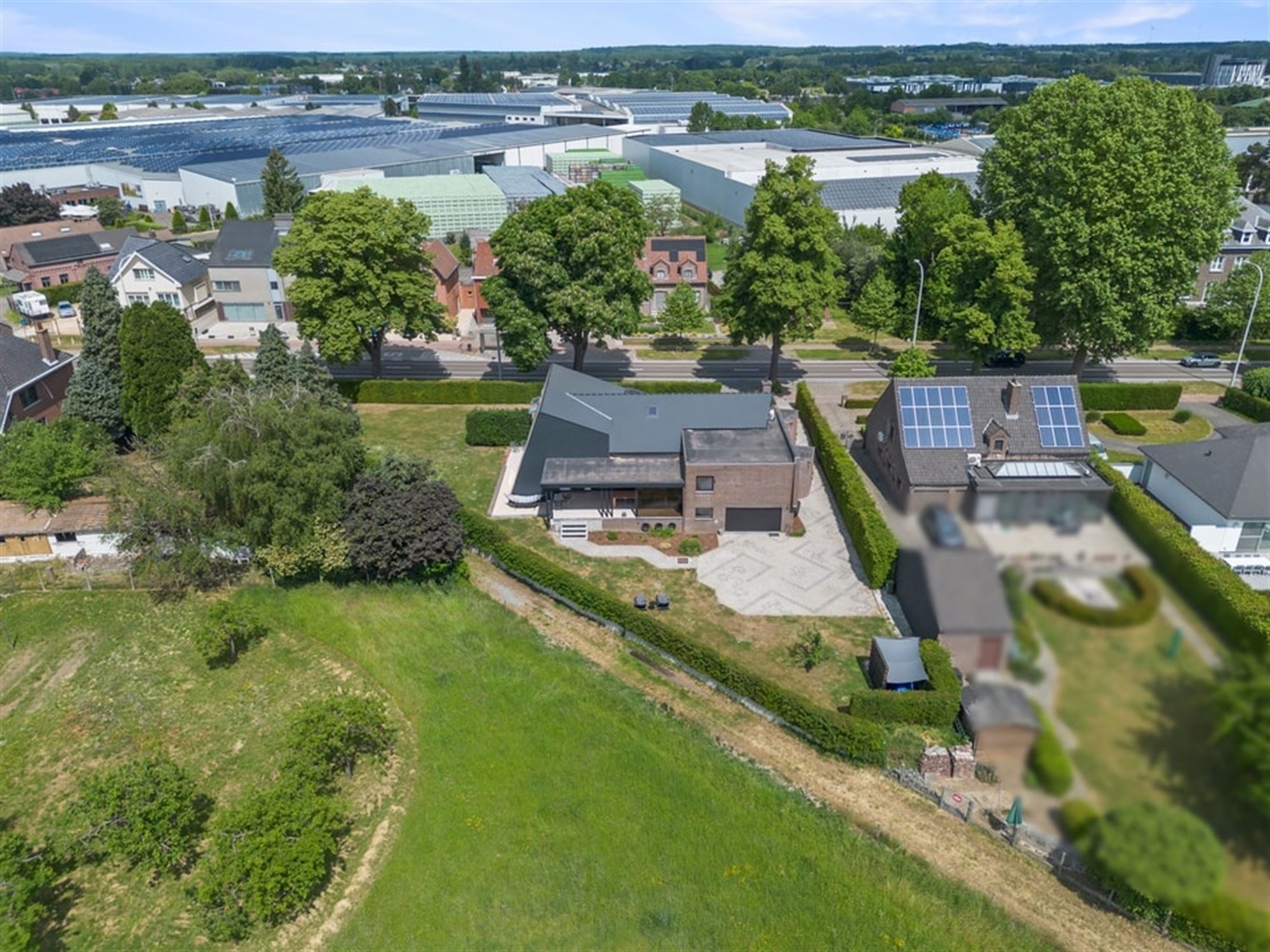 UNIEKE DESIGNWONING MET MODERNE AFWERKING EN STIJVOLLE ARCHITECTUUR foto 65
