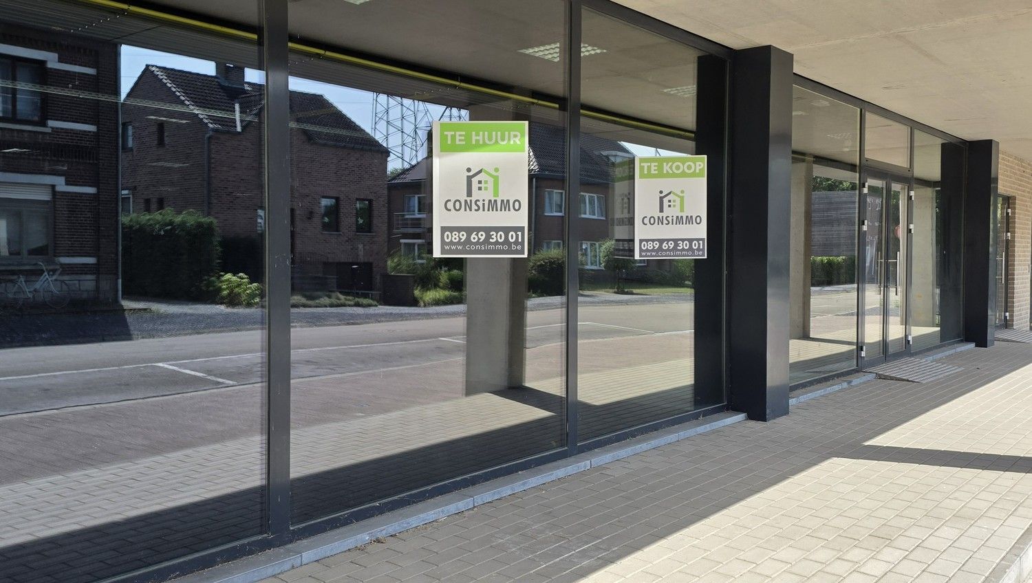 Handelspand / kantoorruimte met uitstekende visibiliteit in Genk – Stalenstraat foto 6