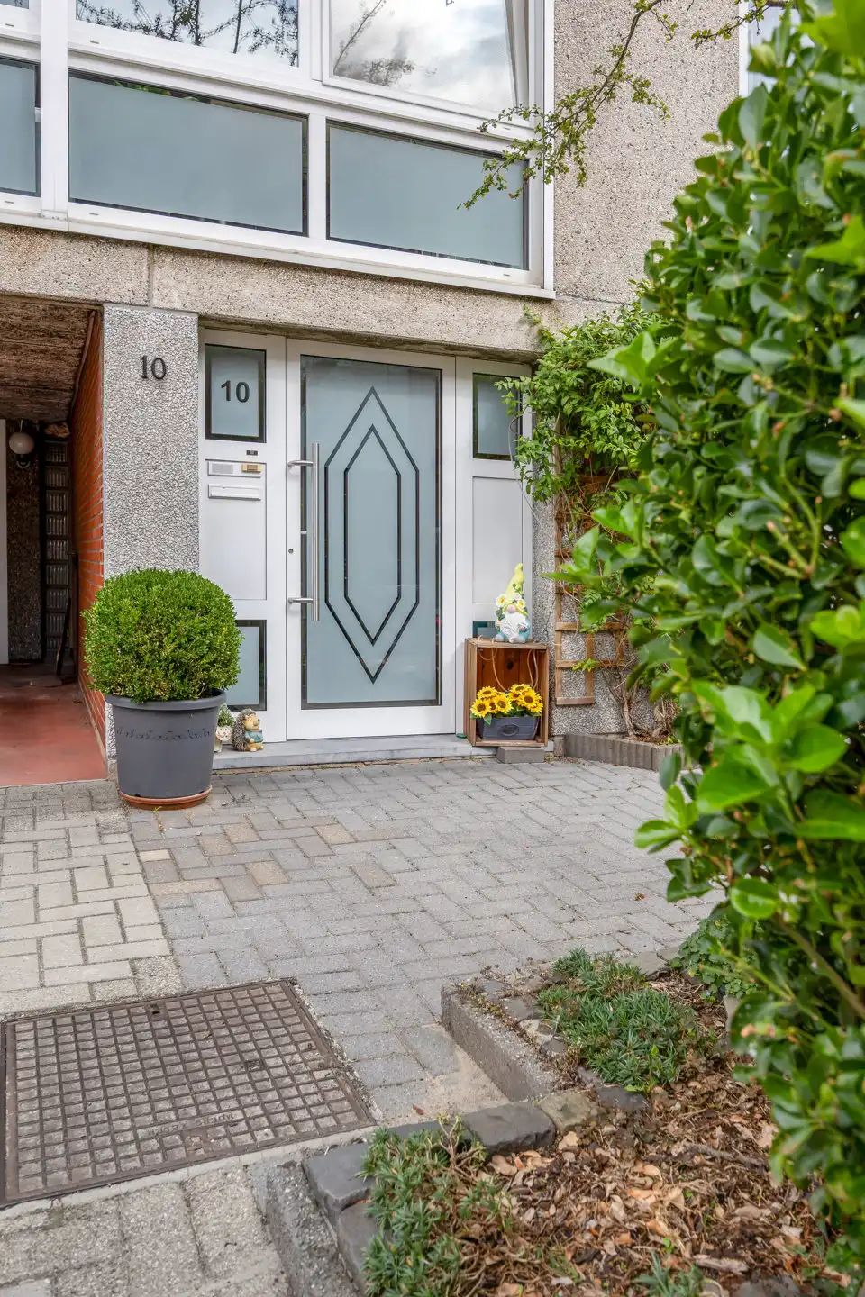 goed verzorgde woning met 3 slaapkamers , garage en terras foto 2