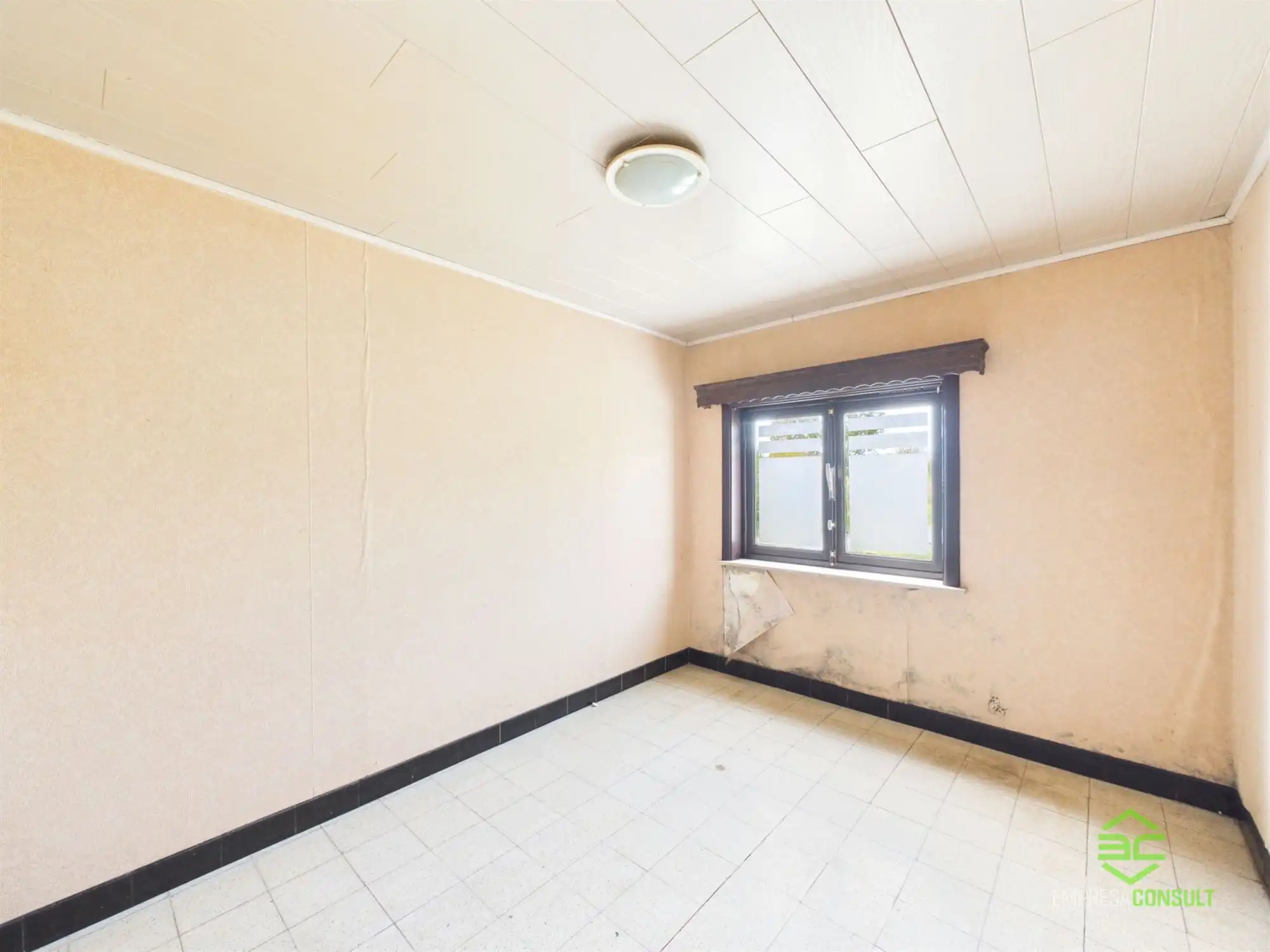Te renoveren rustig gelegen woning op 20a 8ca! foto 12