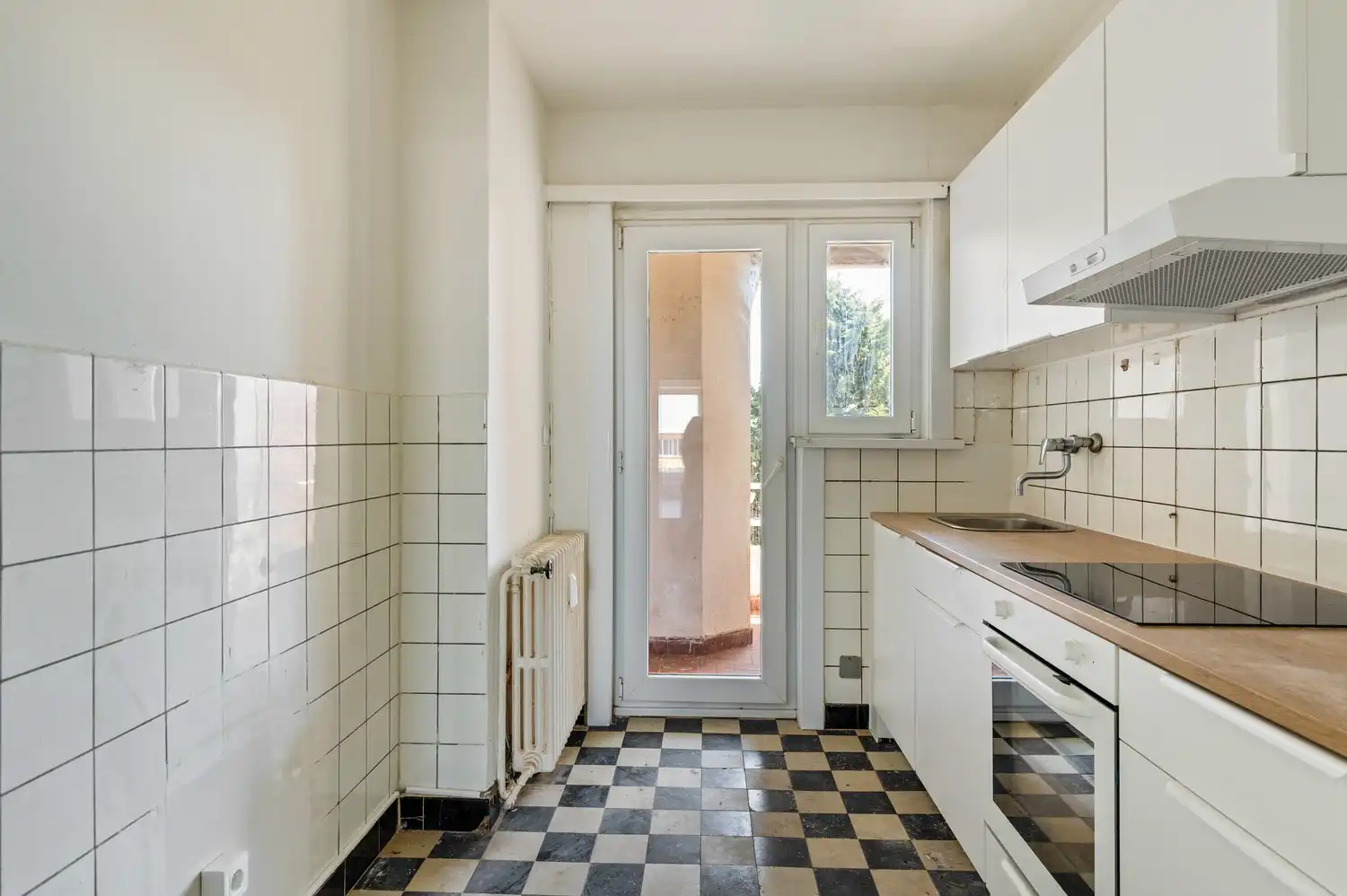 Licht op te frissen appartement met ruime living van 40 m² en nieuwe keuken foto 4