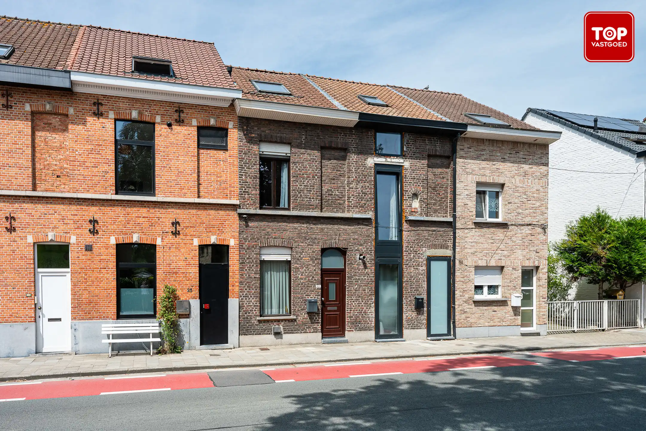 Te renoveren woning op fietsafstand van het centrum. foto {{pictureIndex}}