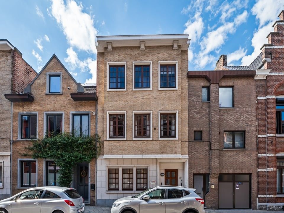 Hoofdfoto van de publicatie: Herenwoning op toplocatie in Sint-Truiden