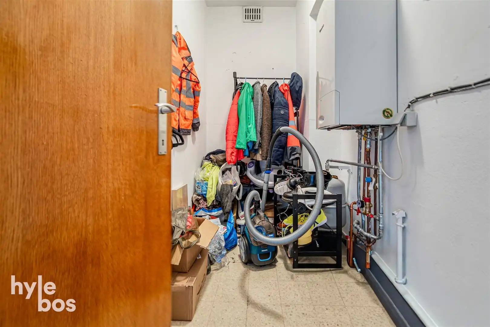 Opbrengsteigendom van 3 appartementen + 3 garages foto 26