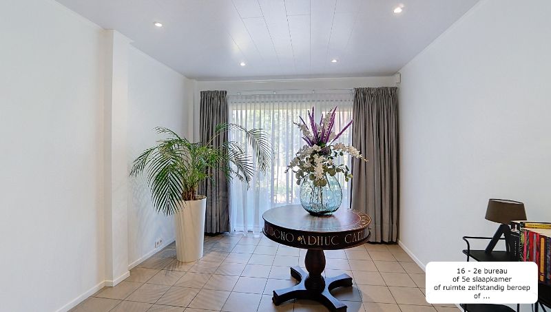EXCLUSIEF PERFECT AFGEWERKTE MODERNE VILLA (330m²) OP TOPLOCATIE EN PRACHTIGE TUIN foto 16