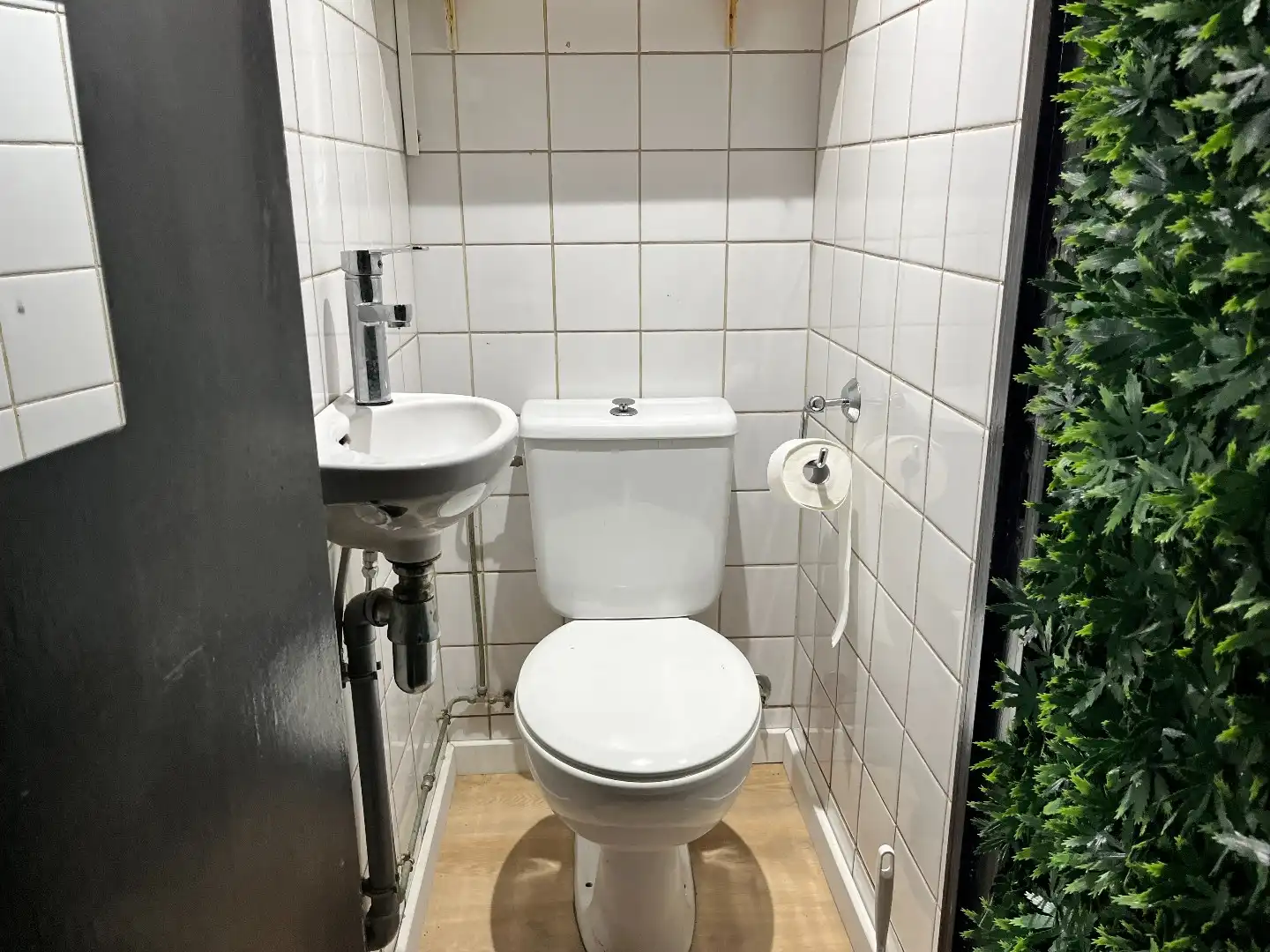 Zichtbare handelsruimte met kelder in bruisende buurt foto 8