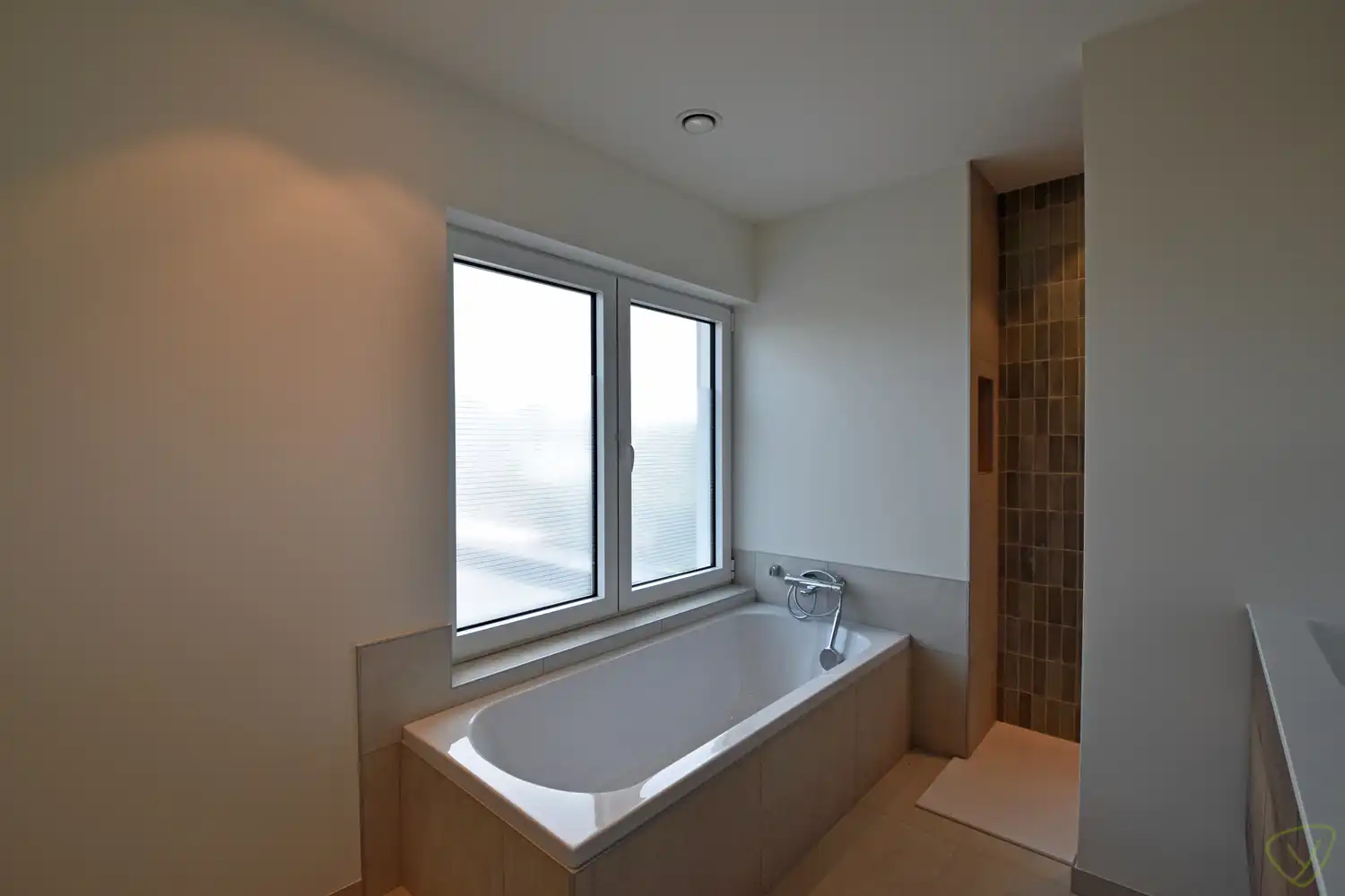 Prachtig gerenoveerde woning gelegen in de Witte Wijk met een luxeueze afwerking. foto 26