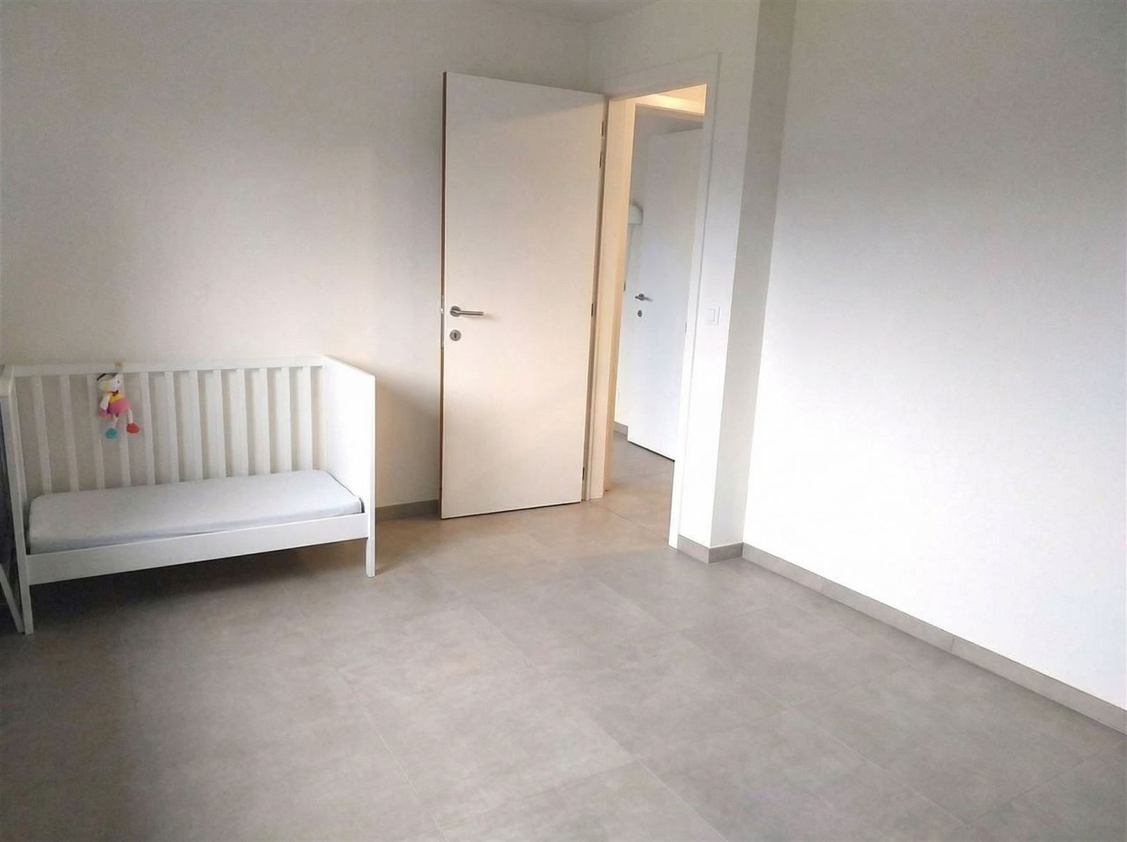 TE HUUR: Vrijstaande woning met 3 slaapkamers te Pelt! foto 11