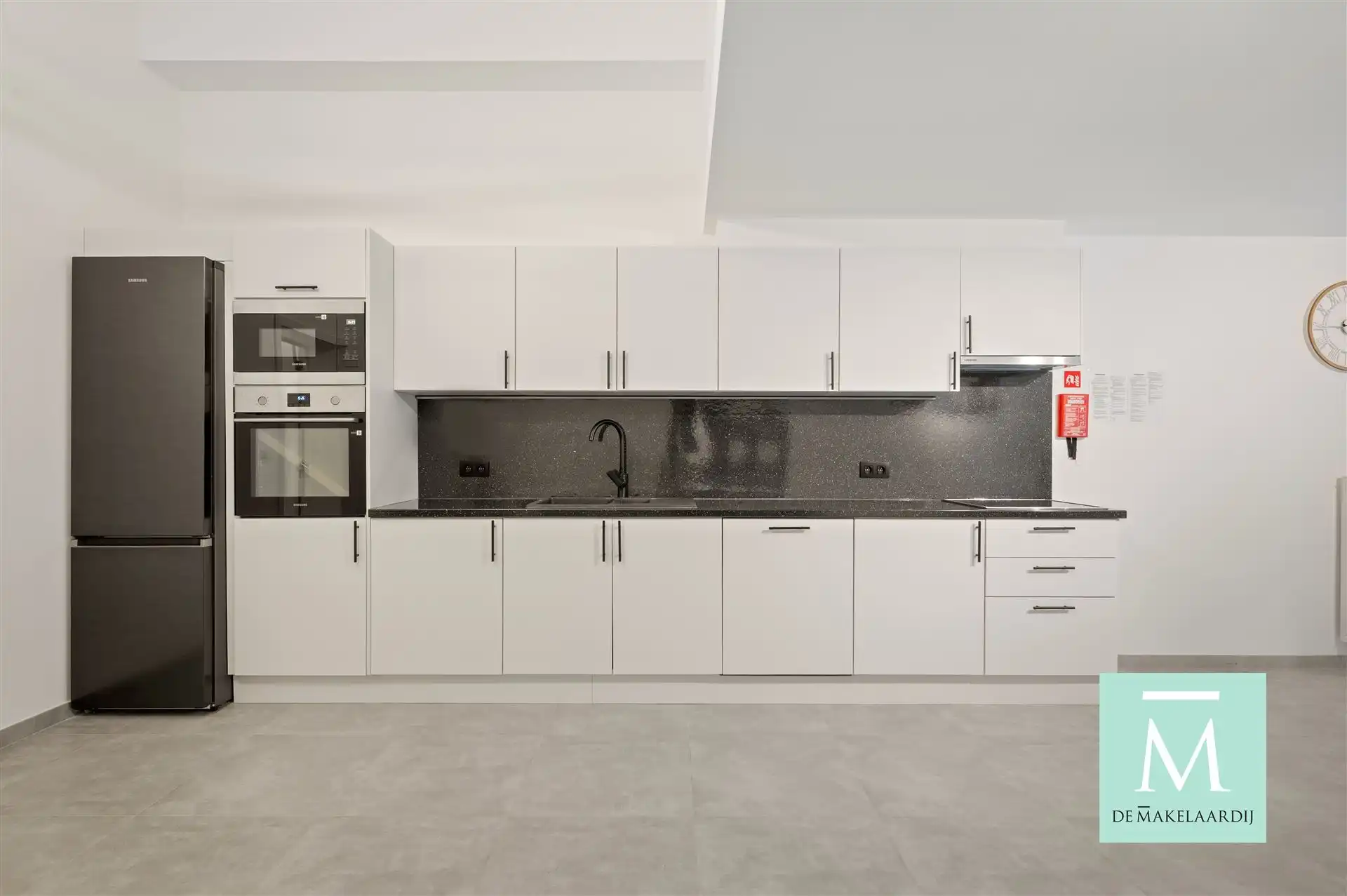 STUDENTS ONLY! Gemeubelde studentenkamer in hartje Mechelen - EERSTE BEWONING NA RENOVATIE  foto 10