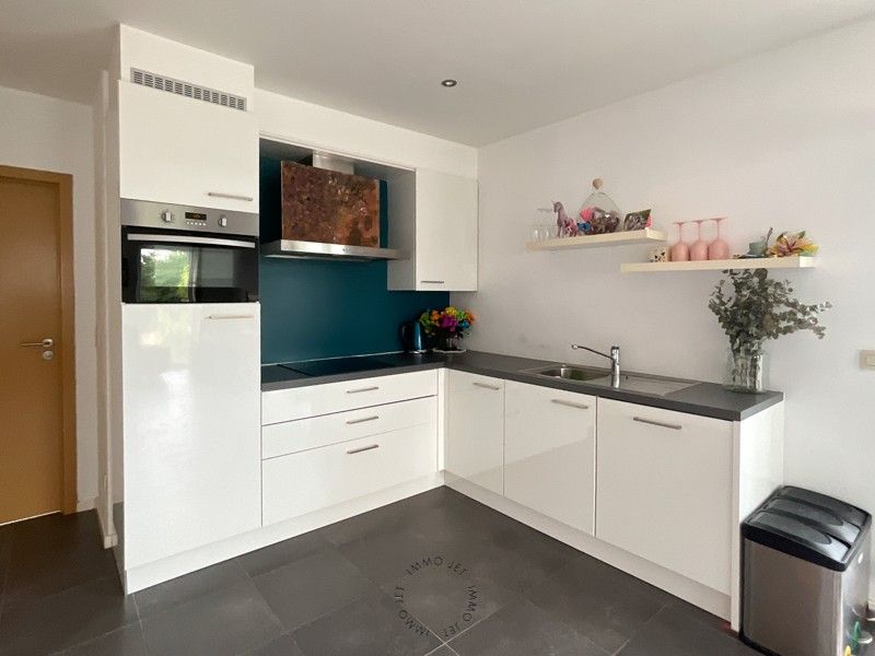 Modern 1-slaapkamer appartement nabij centrum Zwijndrecht foto 3