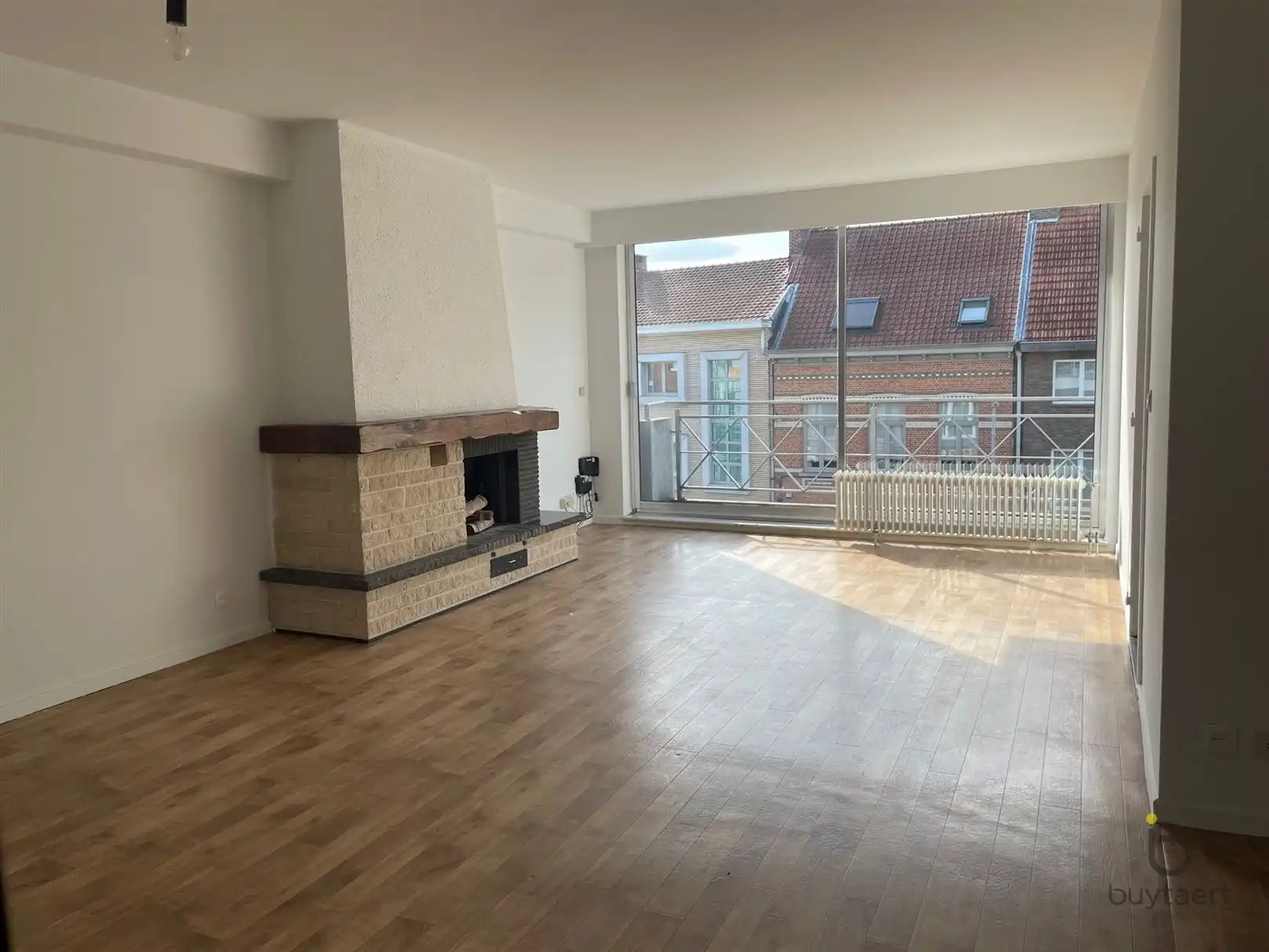 Ideaal gelegen twee (of drie) slaapkamer appartement in het hartje van Brasschaat!  foto 2