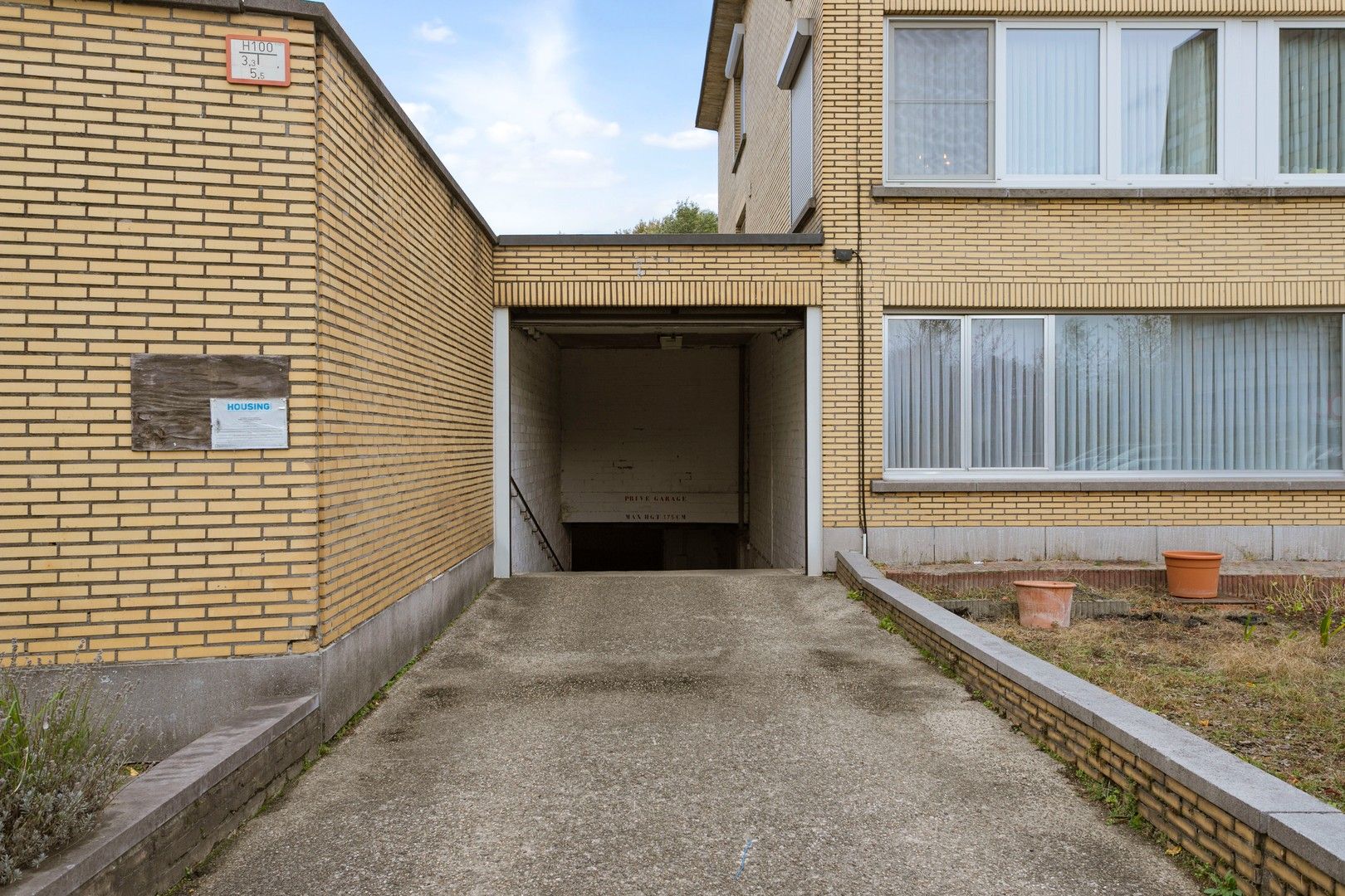 3 garageboxen op gegeerde locatie, ideale opbrengsteigendom. foto 2
