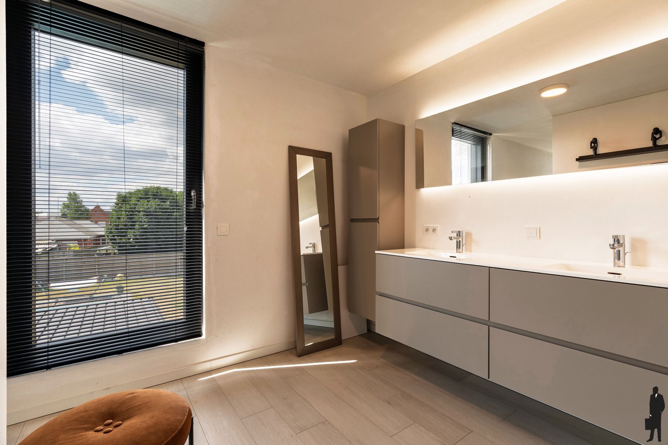 Villa met 4slks, 2bdks en verwarmd zwembad op 1200 m² foto 17