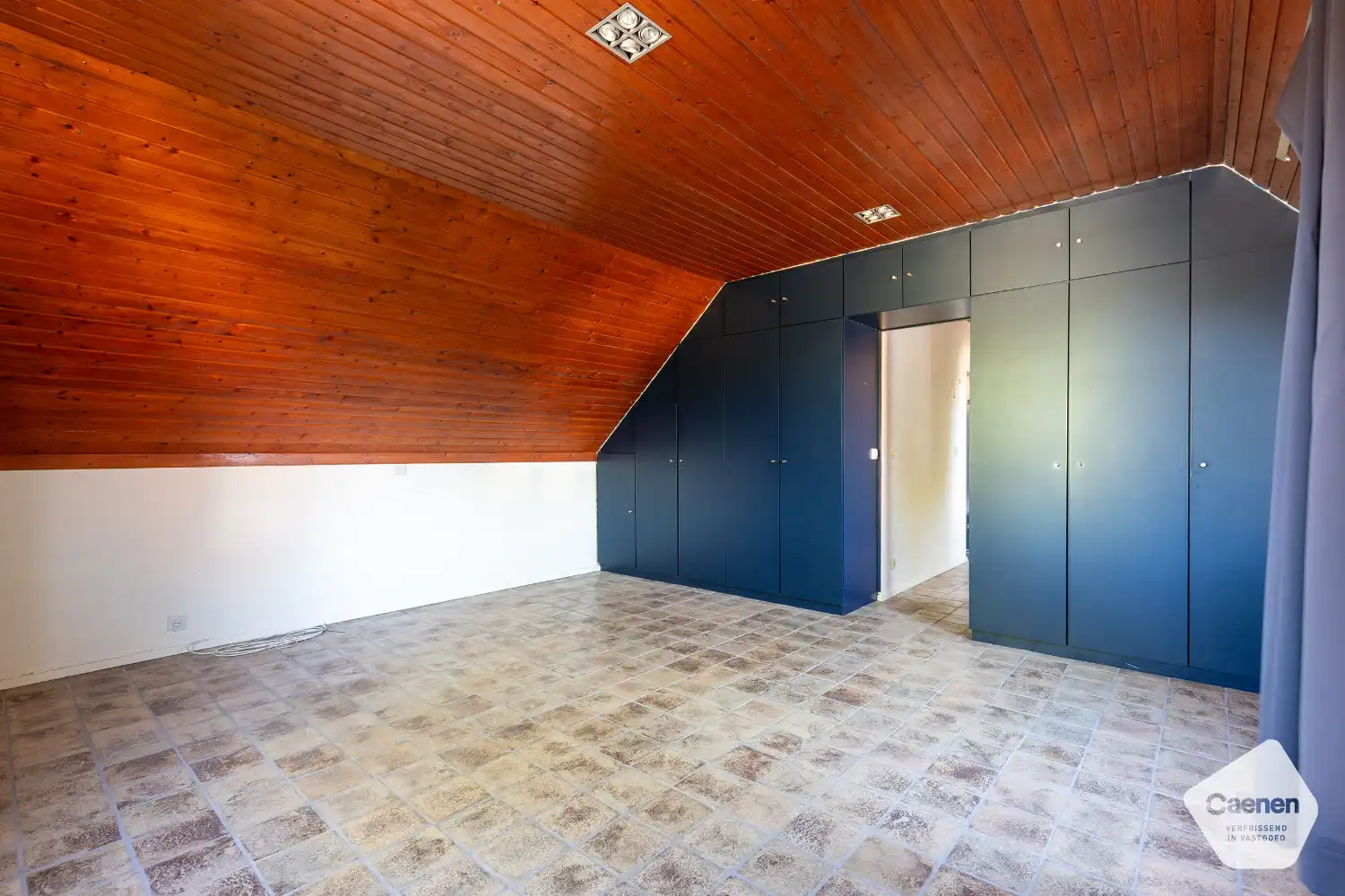 Te renoveren villa met 3 slaapkamers, 2 badkamers, sauna en ruime tuin foto 10