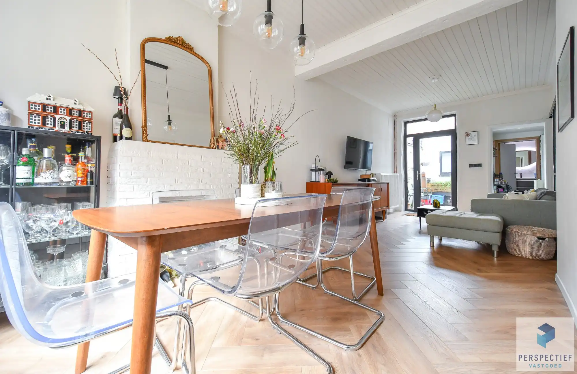 Mooie INSTAPKLARE stadswoning met 3 slpk en koer foto 4