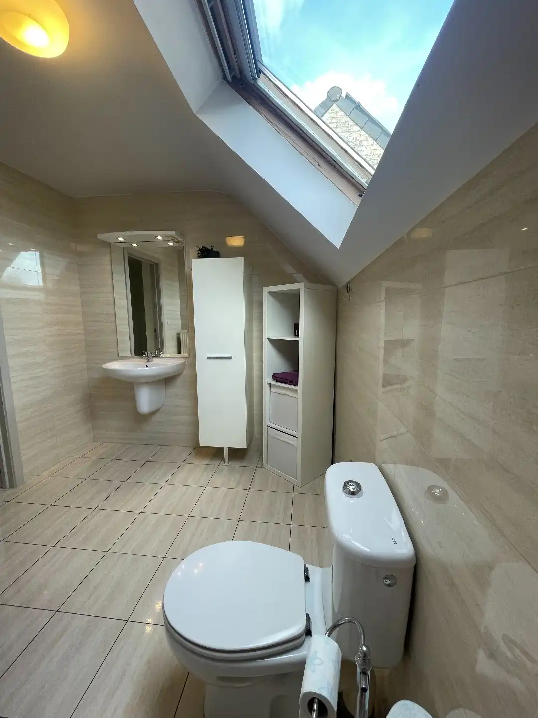 Verzorgde bel-etagewoning met 3 slpk, terras, patio  en garage nabij het centrum van As. foto 28