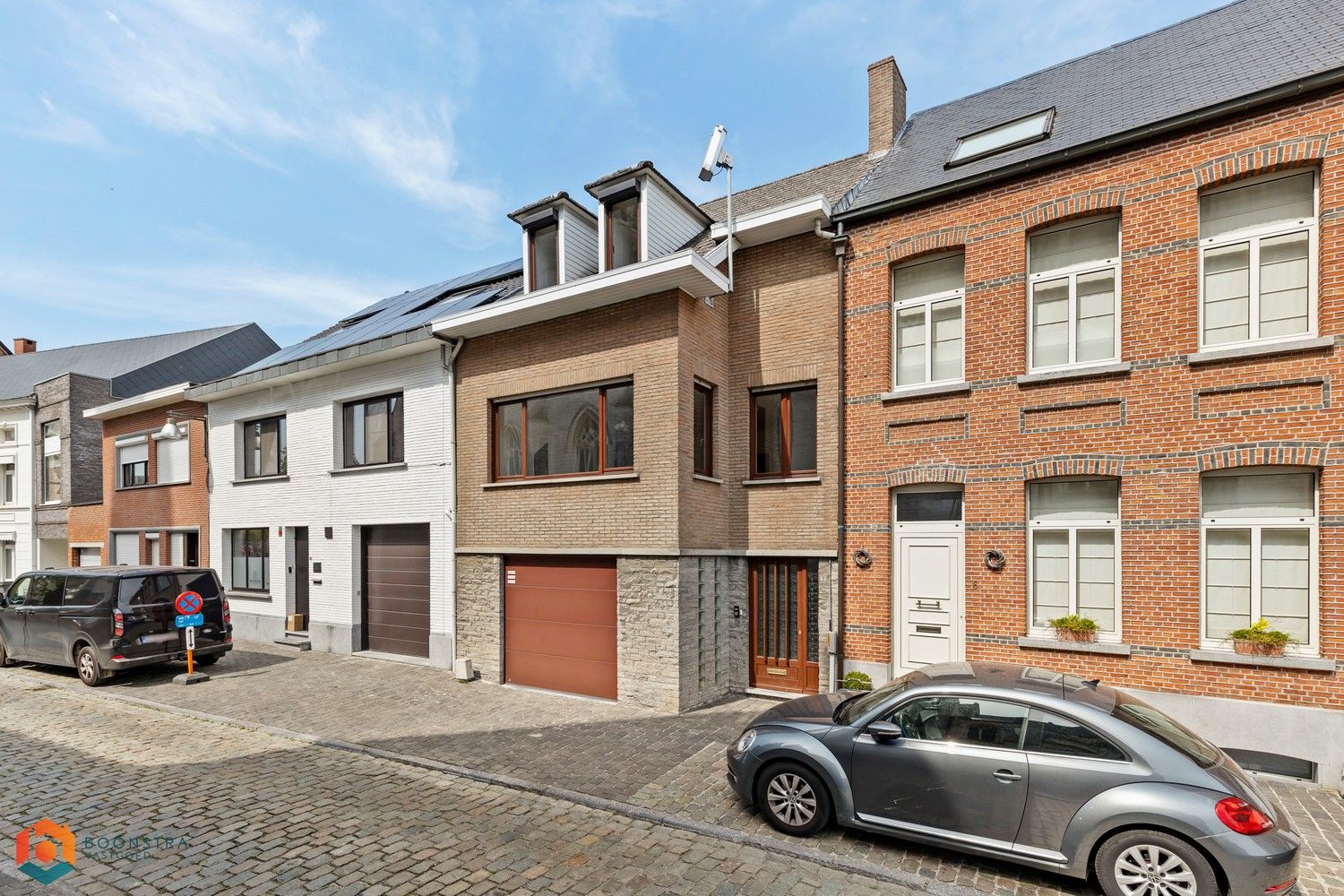 Instapklare woning met garage op sublieme locatie foto {{pictureIndex}}