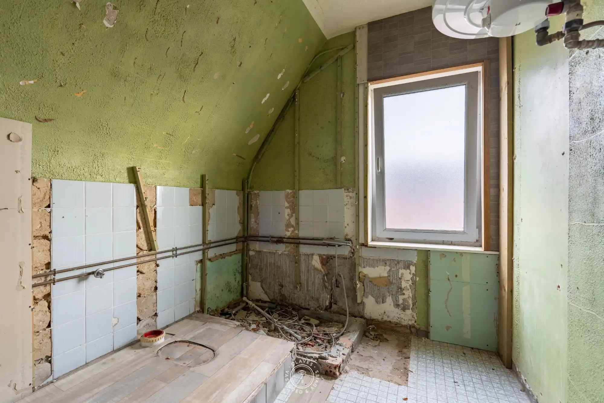 Verder te renoveren open bebouwing op toplocatie foto 16