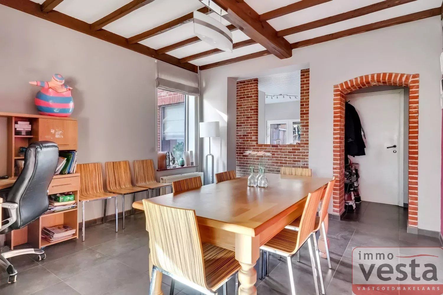 Ruime, instapklare woning op goede locatie foto 9