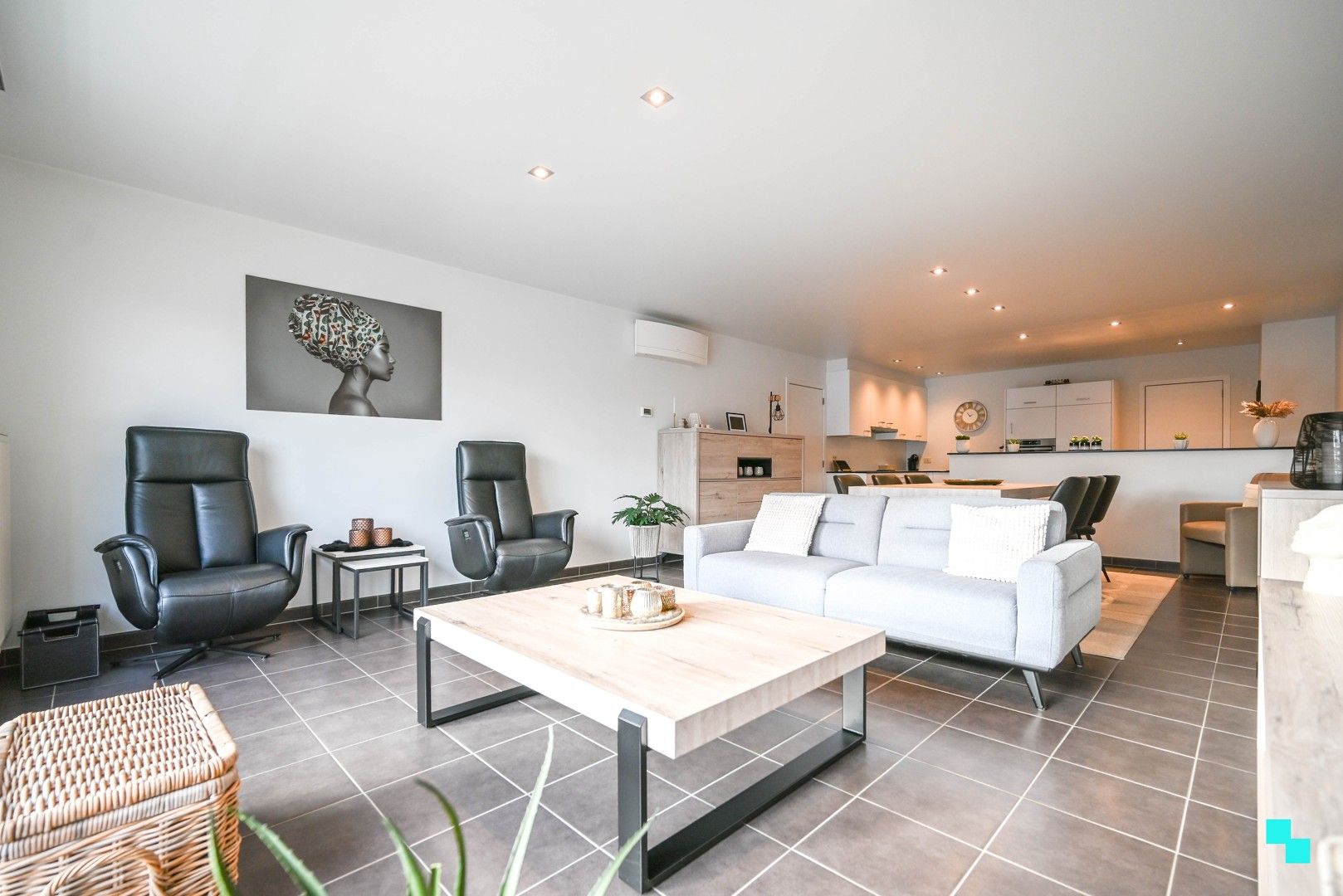 Riant, instapklaar appartement te Kortrijk foto 4