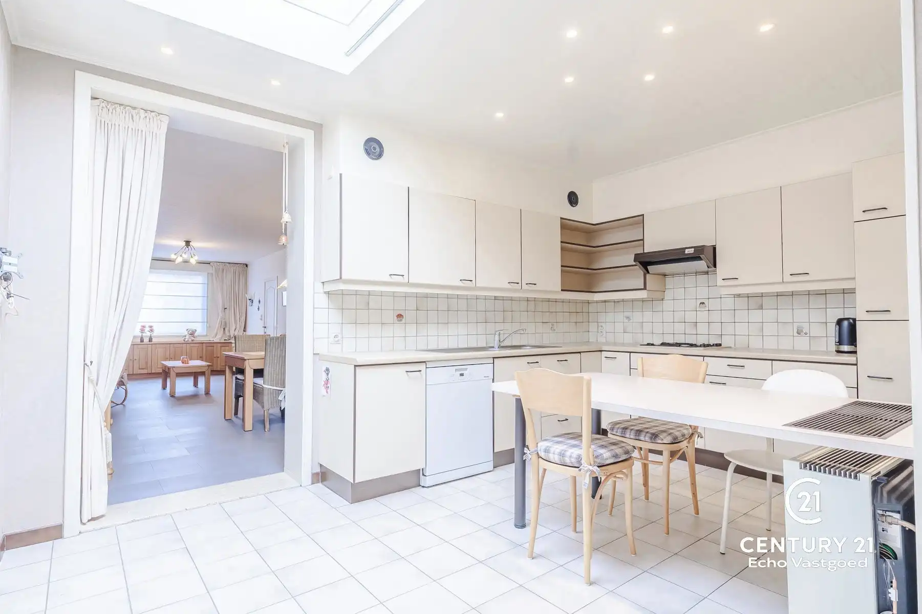 Charmante op te frissen woning met tuintje op topligging! foto 10