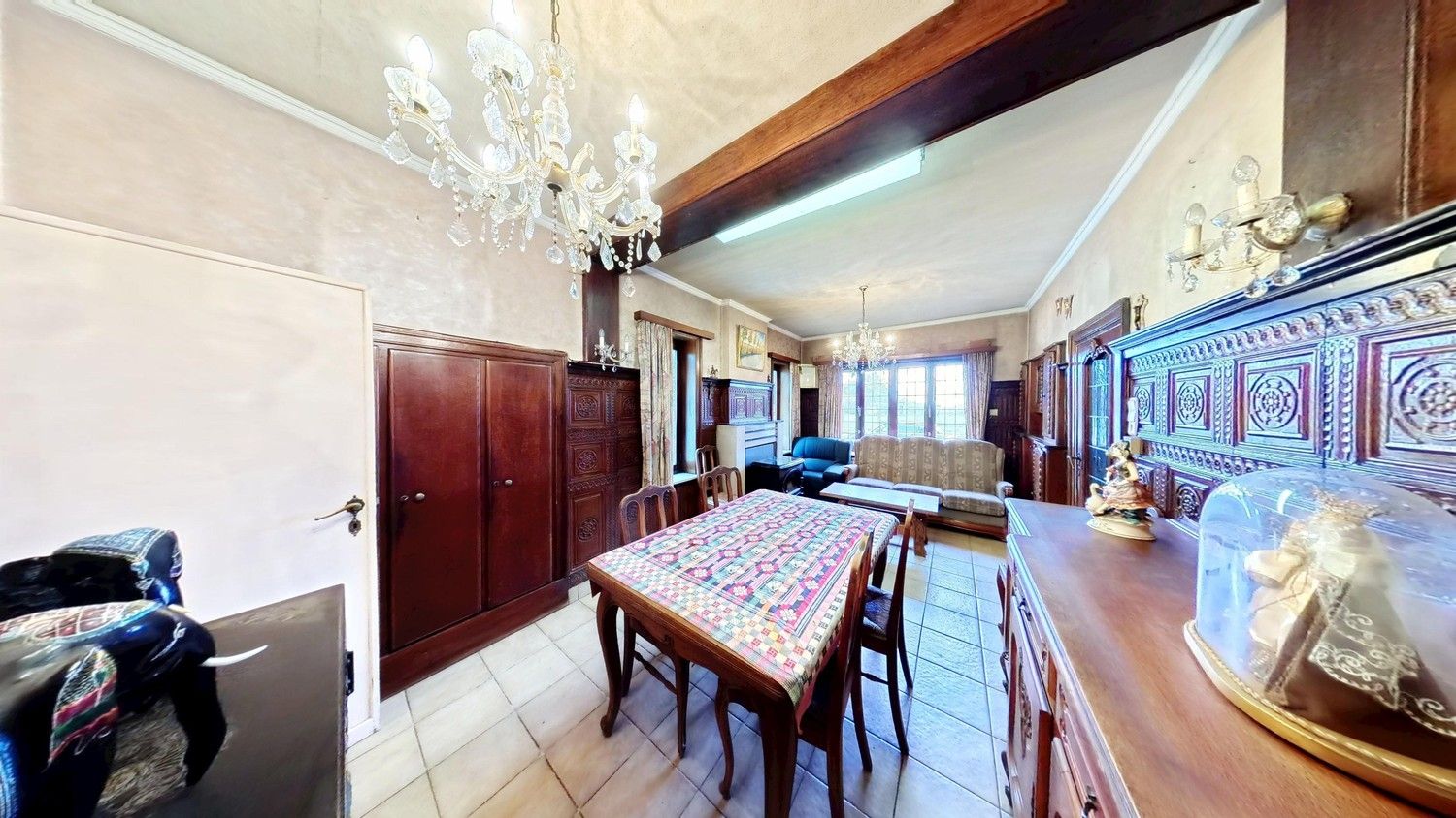 🏡 Te koop: te renoveren ruime villa met loods – unieke opportuniteit in Elst! foto 5