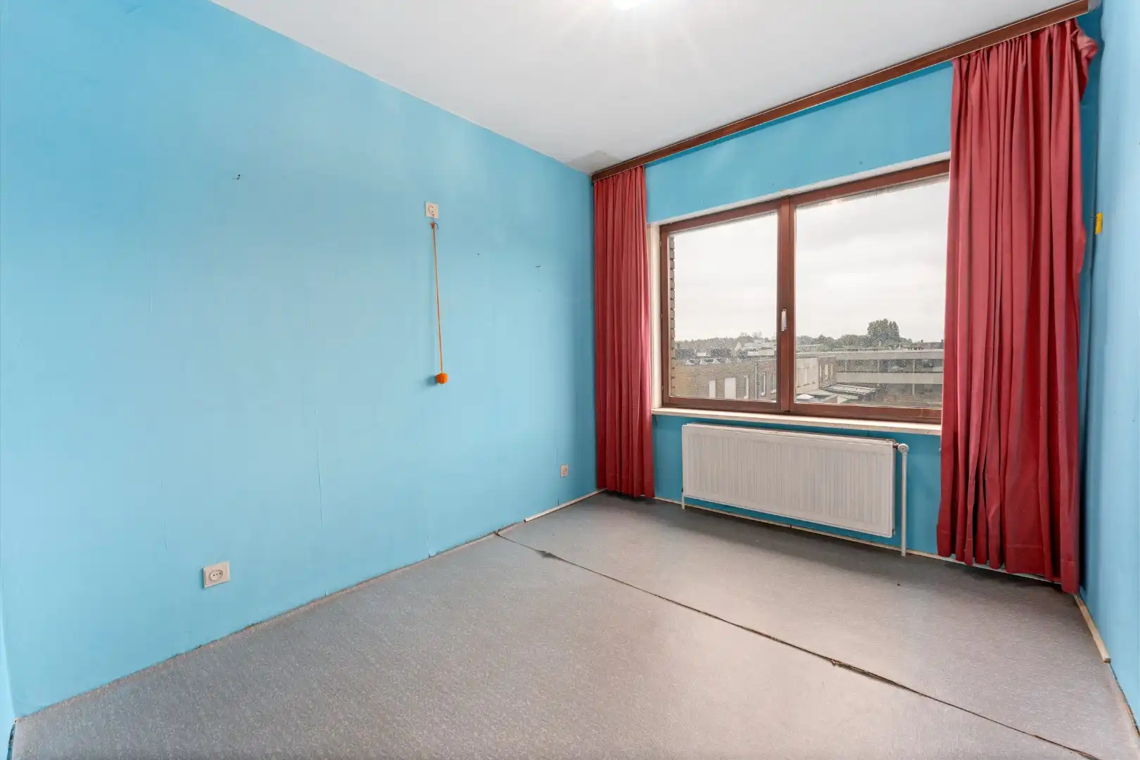 Te renoveren woning nabij zee en strand foto 17
