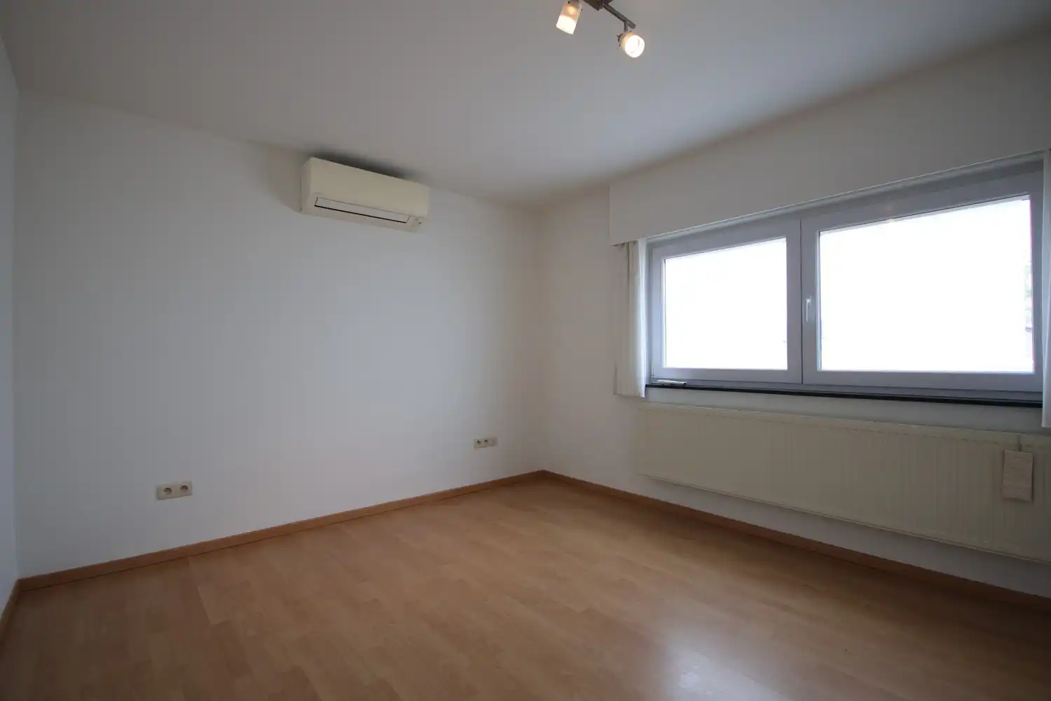 Gunstig gelegen woning met zeer veel lichtinval met minstens 2 slaapkamers foto 16