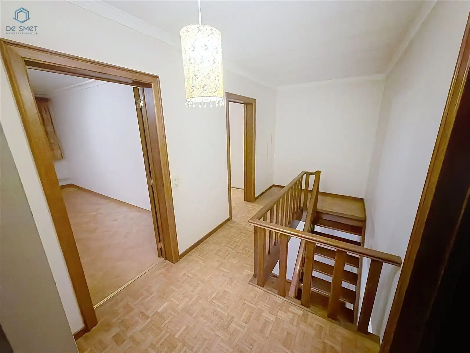 Te renoveren woning met 4 slaapkamers, garage en tuin op toplocatie in Denderleeuw foto 12