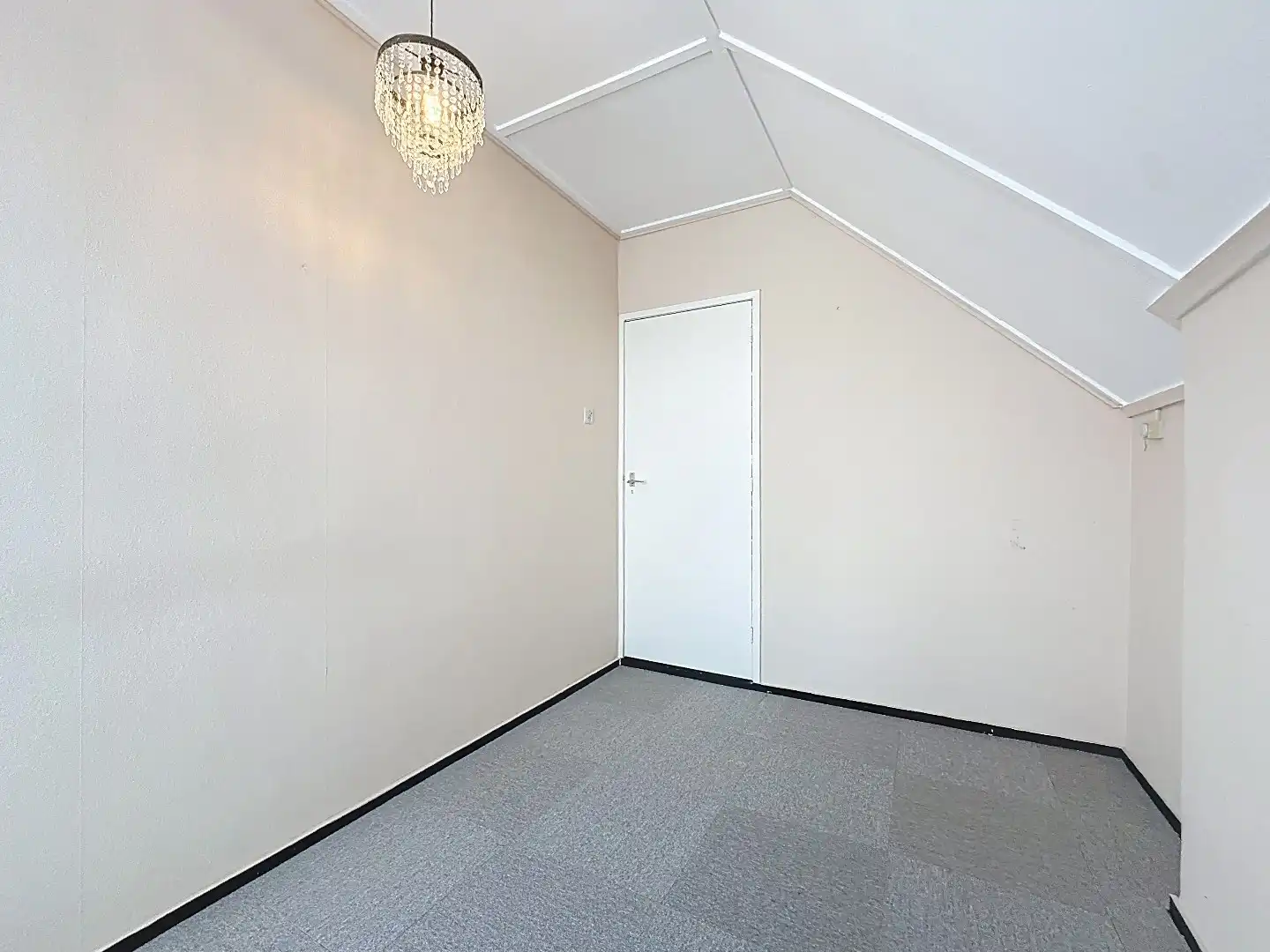 Recente mansarde met garage foto 27