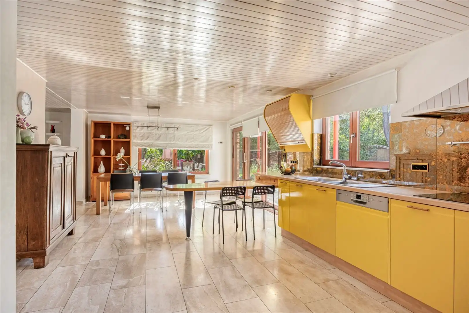TE KOOP: Uniek woon- en investeringspand met ruime woning en 6 verhuurde studio’s te Heusden-Zolder! foto 21