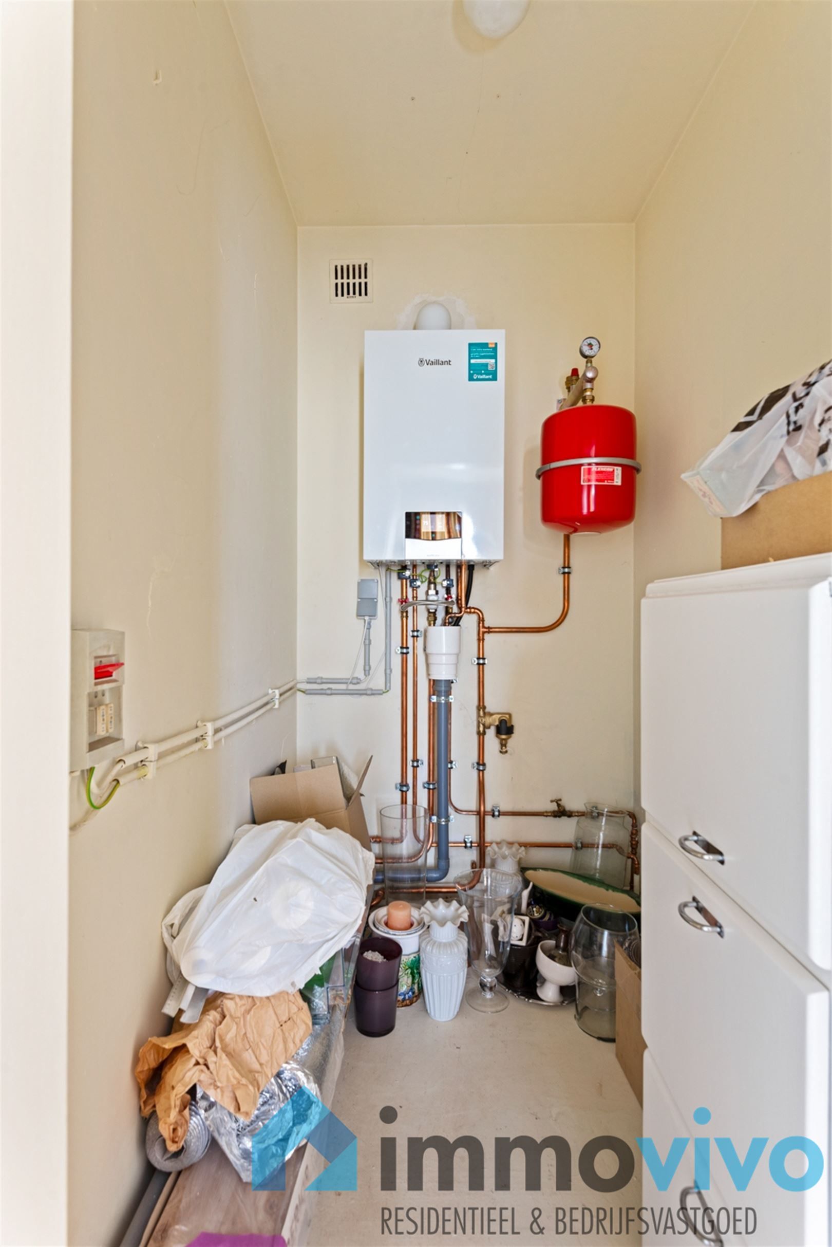 Ruime half-open bebouwing met 6 slpk's, tuin en 2 garageboxen foto 20