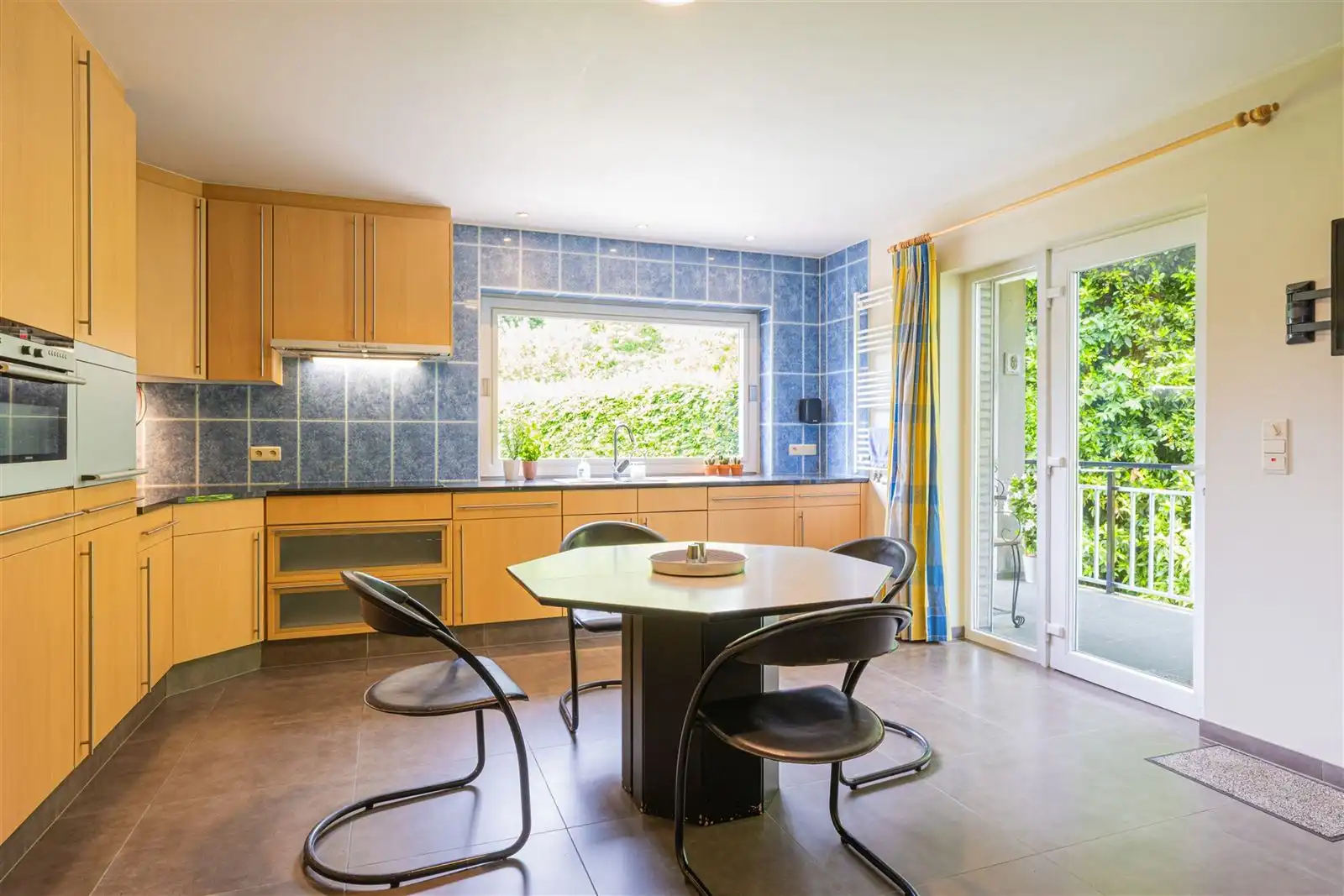 INSTAPKLARE VILLA MET LOODS TE ZWALM foto 9