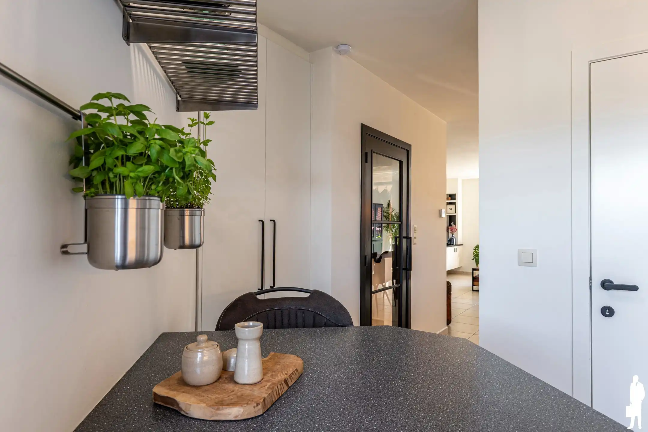 Uitstekend ruim appartement met 2 grote slaapkamers en terras foto 12