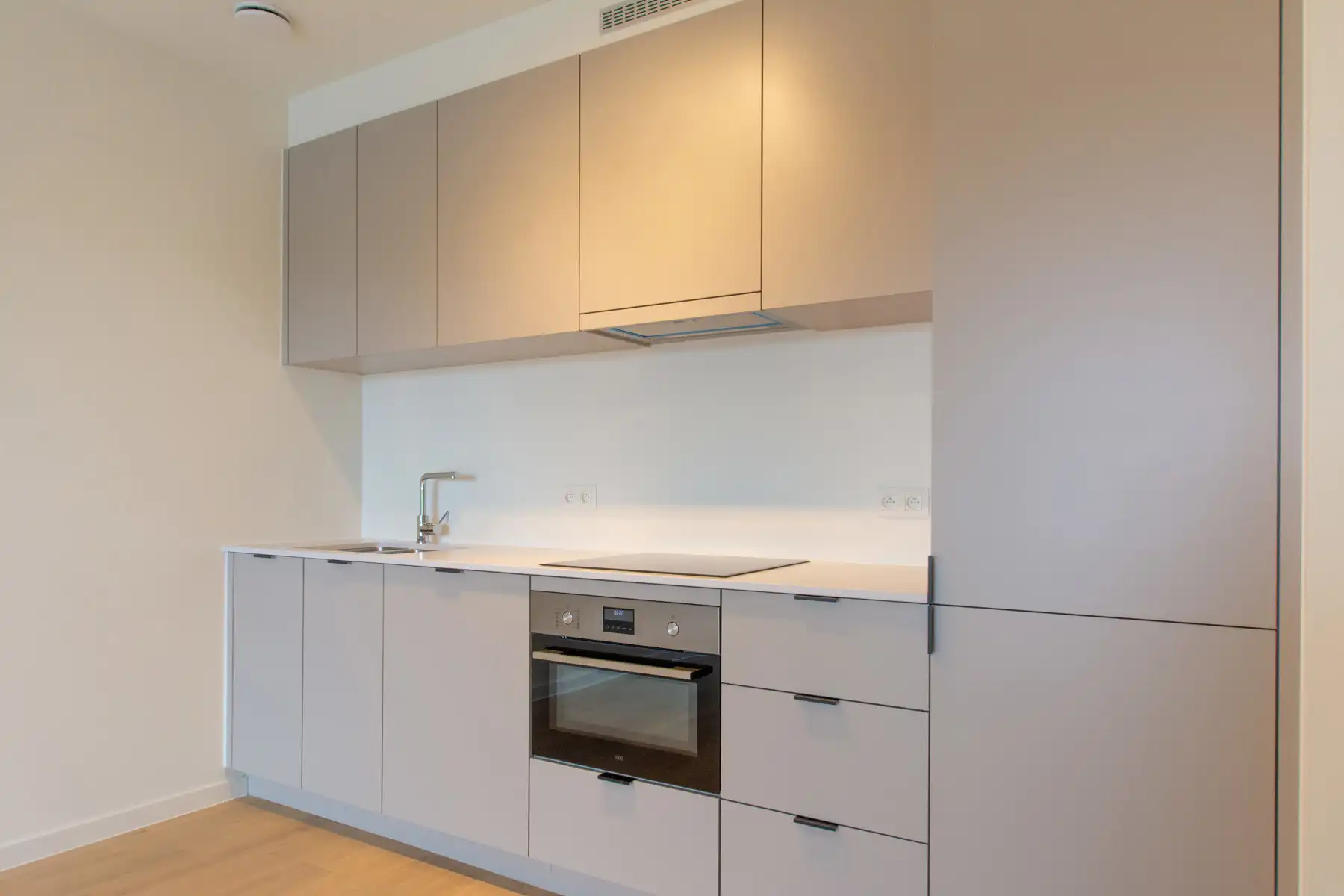 Ongemeubeld 2 slpk app. met mooi terrras foto 6