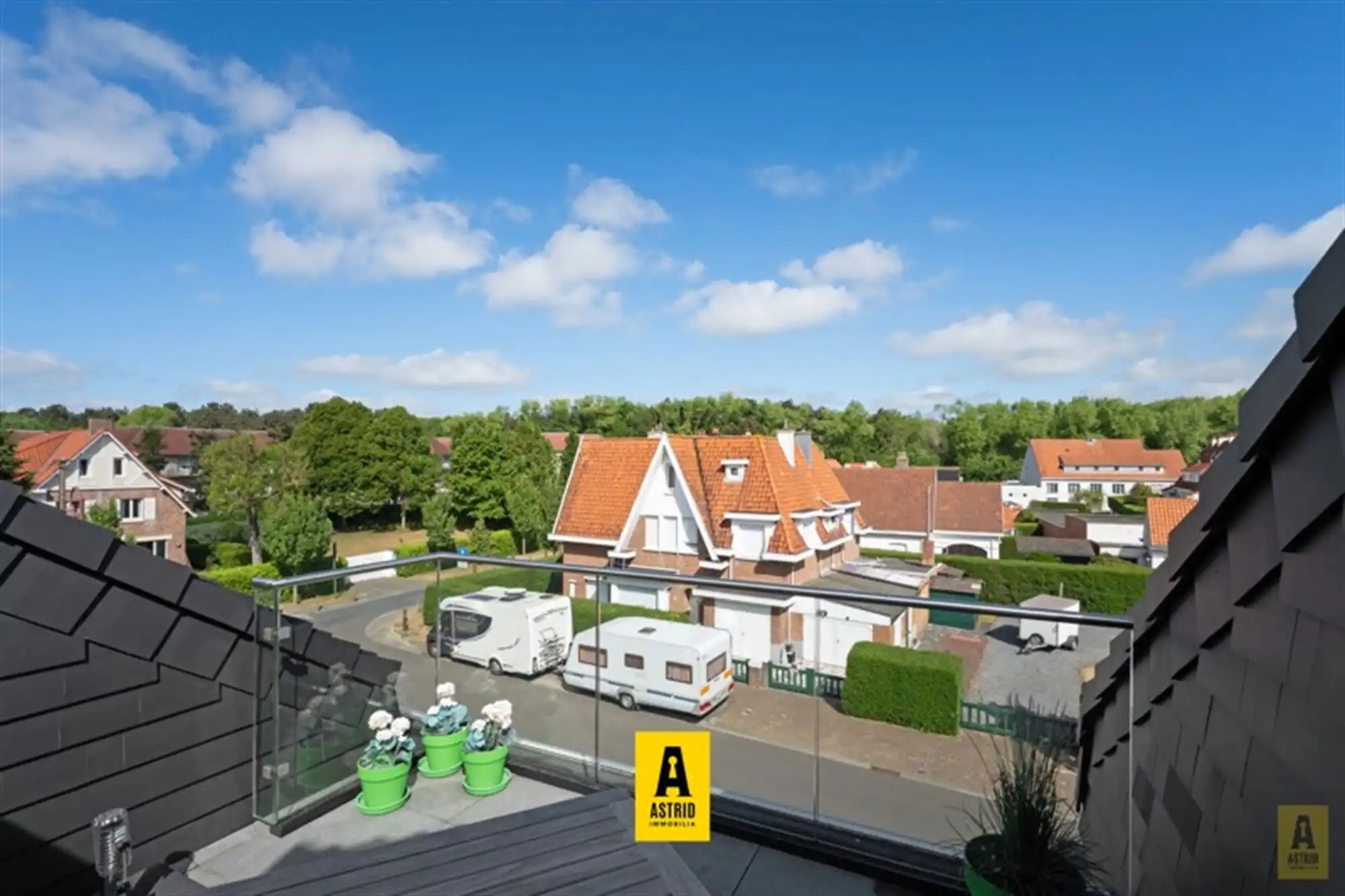 Karaktervolle voormalige dokterswoning met zee aan ruimte en mogelijkheden! foto 38