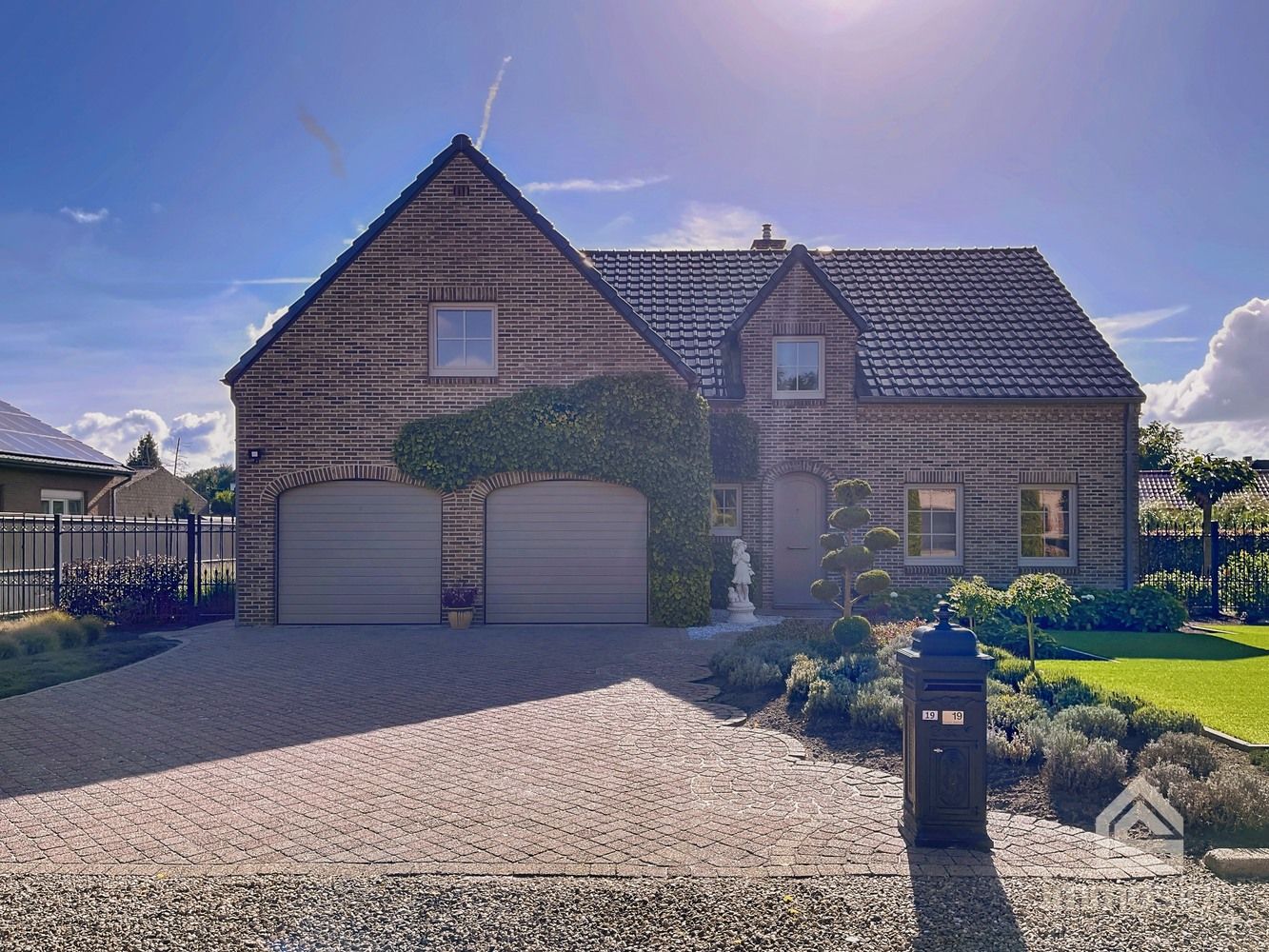 Prachtig landhuis gelegen in het rustige Oudsbergen foto {{pictureIndex}}