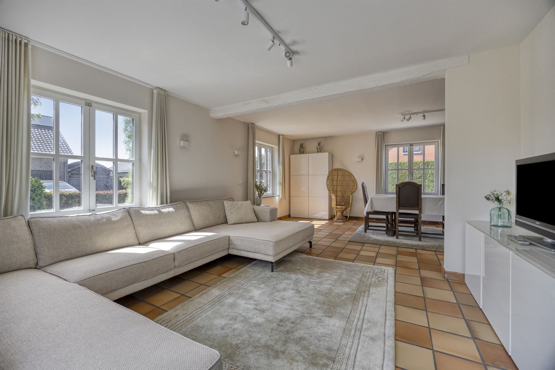 Authentieke villa nabij het centrum van Humbeek foto 6