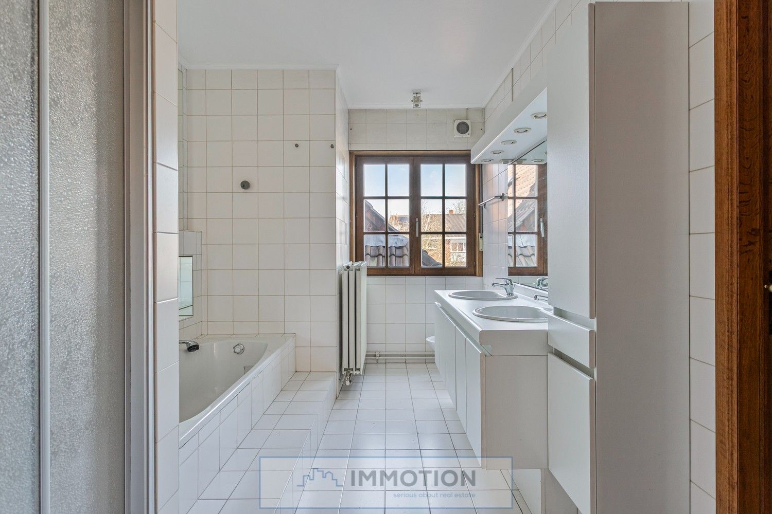 Unieke burgerwoning met bijgebouw en tuin foto 19