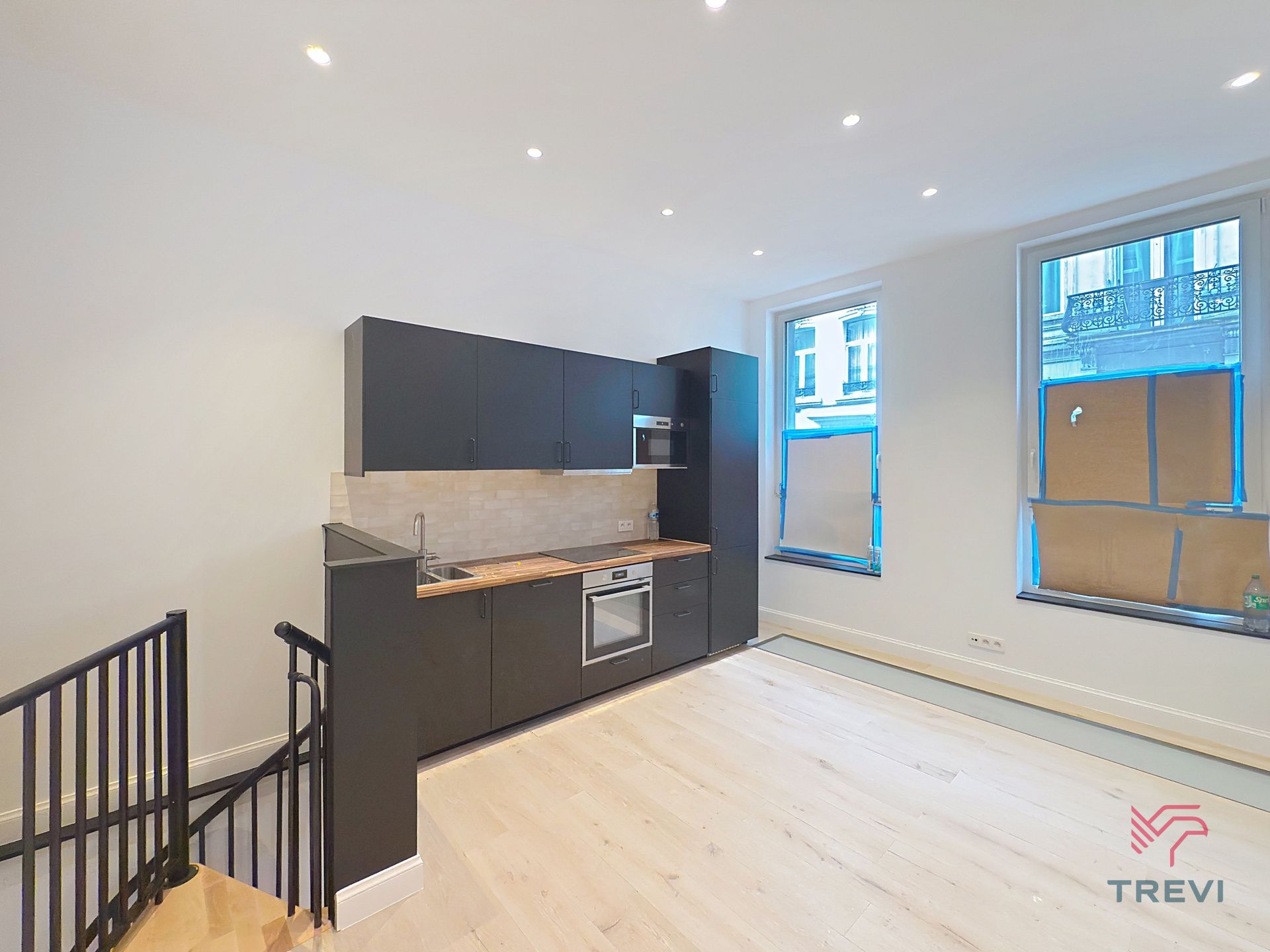 Gerenoveerd 2 slaapkamer appartement voor 1e bewoning! foto 2