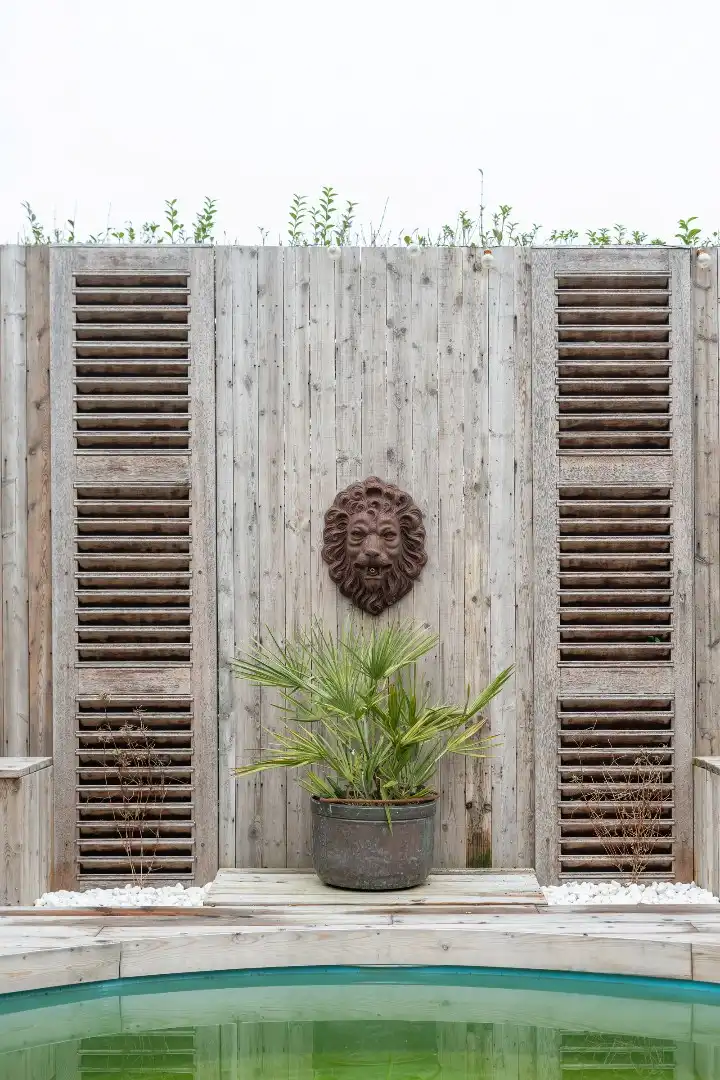 Charmante woning met o.a. 5 kamers en bureau foto 24