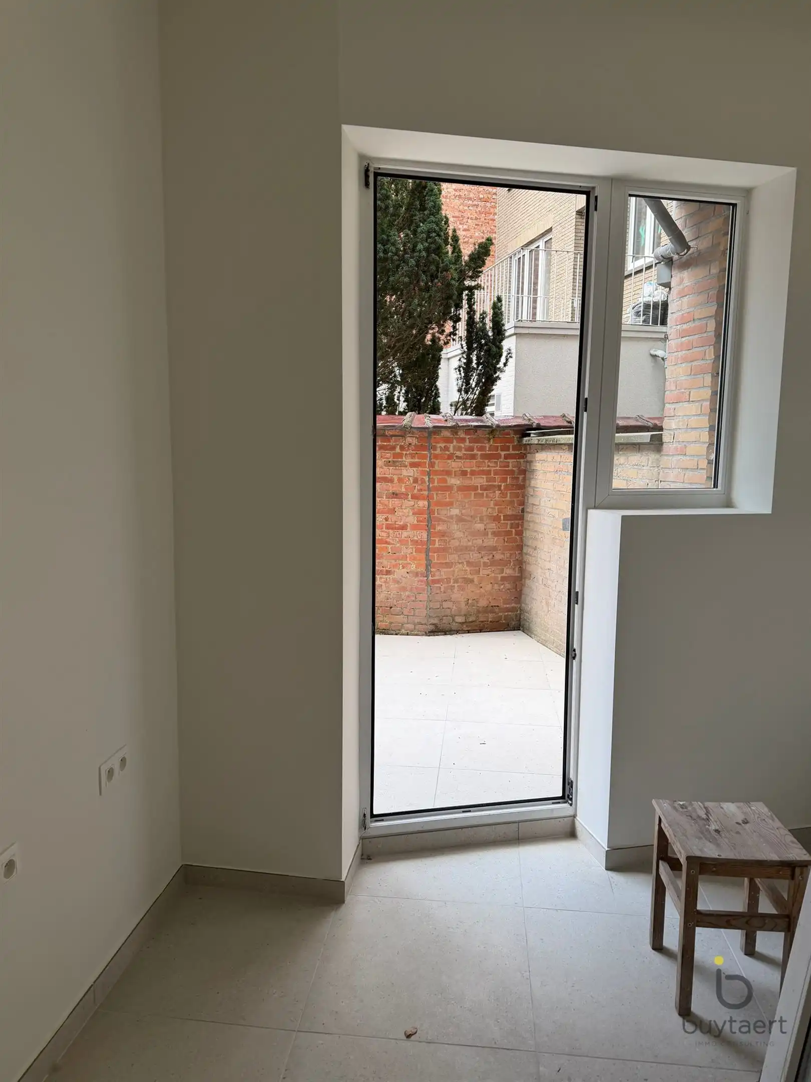 Gerenoveerd gelijkvloers appartement aan de Singel. foto 6