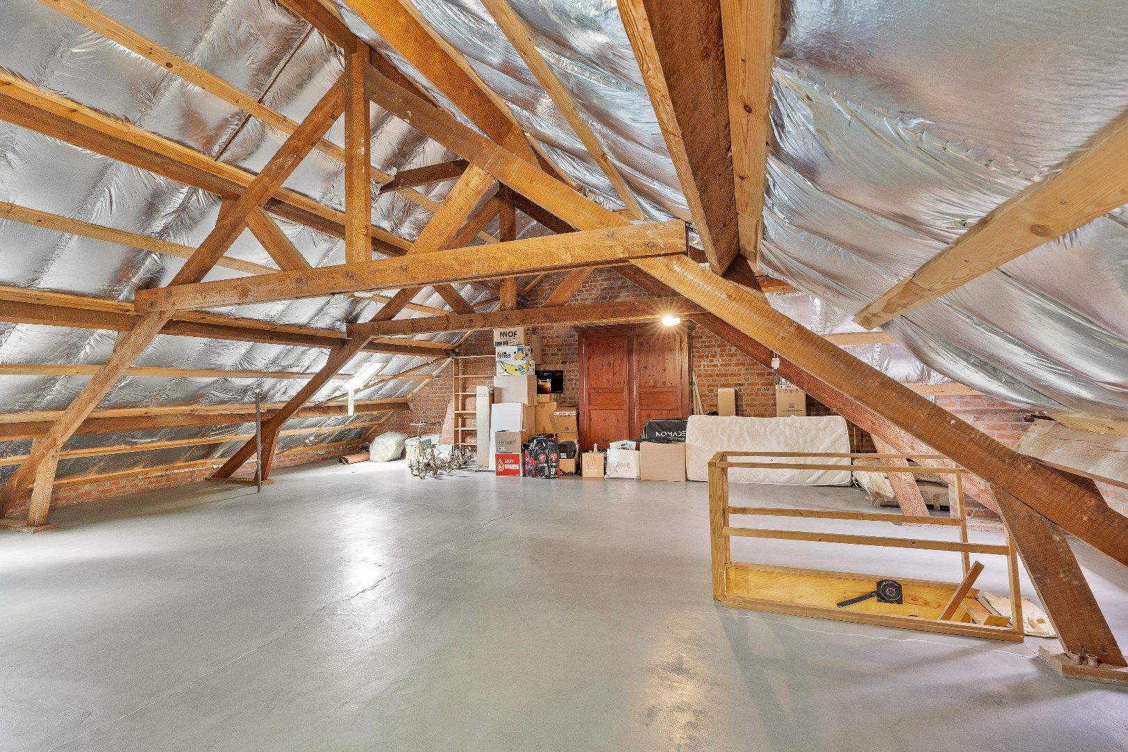 Ruime woning met 4 slaapkamers en groot stuk bouwgrond in het hartje van Poperinge foto 17