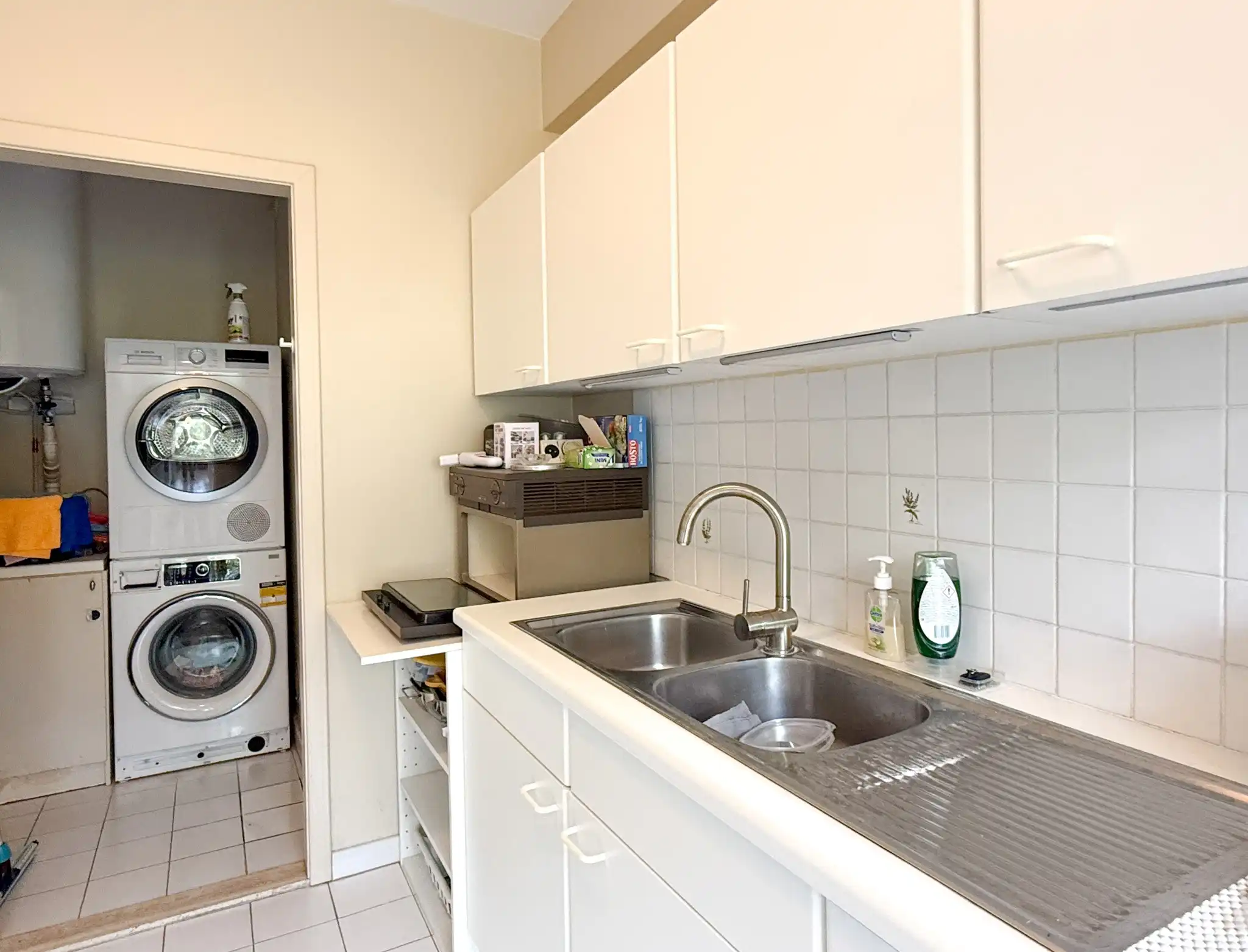 Appartement met twee slaapkamers, twee terrassen en garage in het hartje van Beveren foto 6