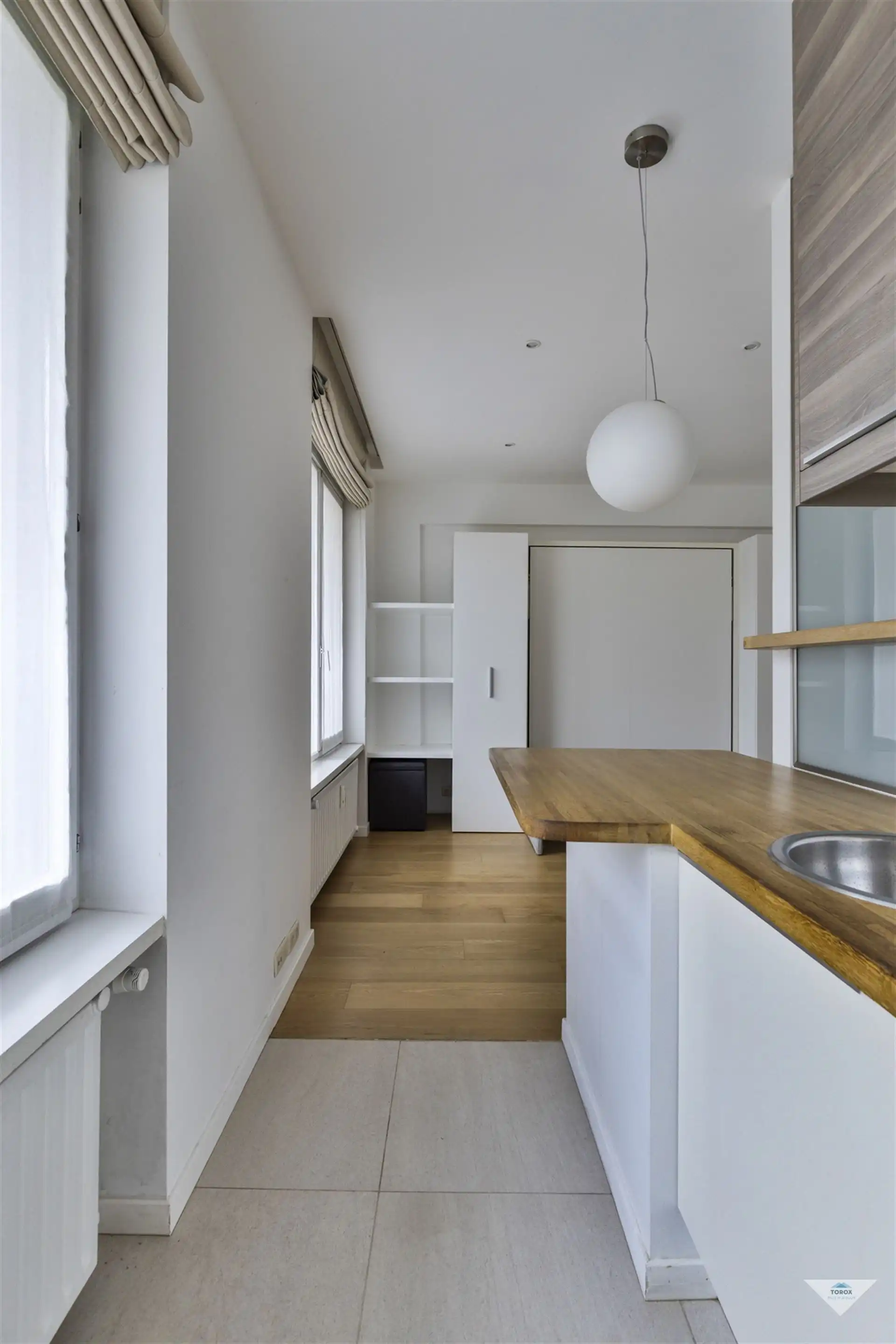 Lichtrijke studio met hoogwaardige afwerking foto 2