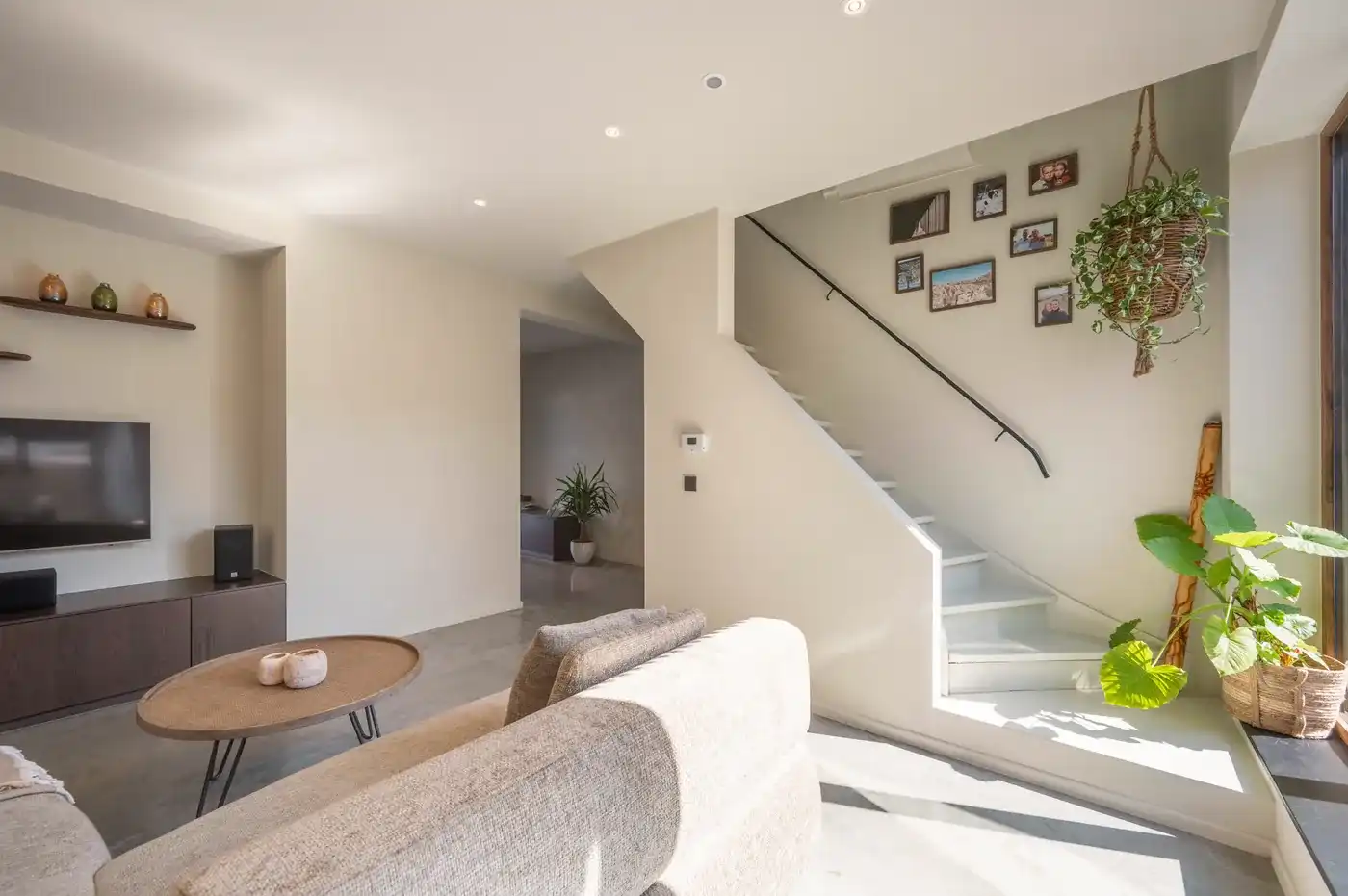 Prachtig gerenoveerde woning op een toplocatie in Knokke, met weidse open zichten over de Knokse polders foto 13
