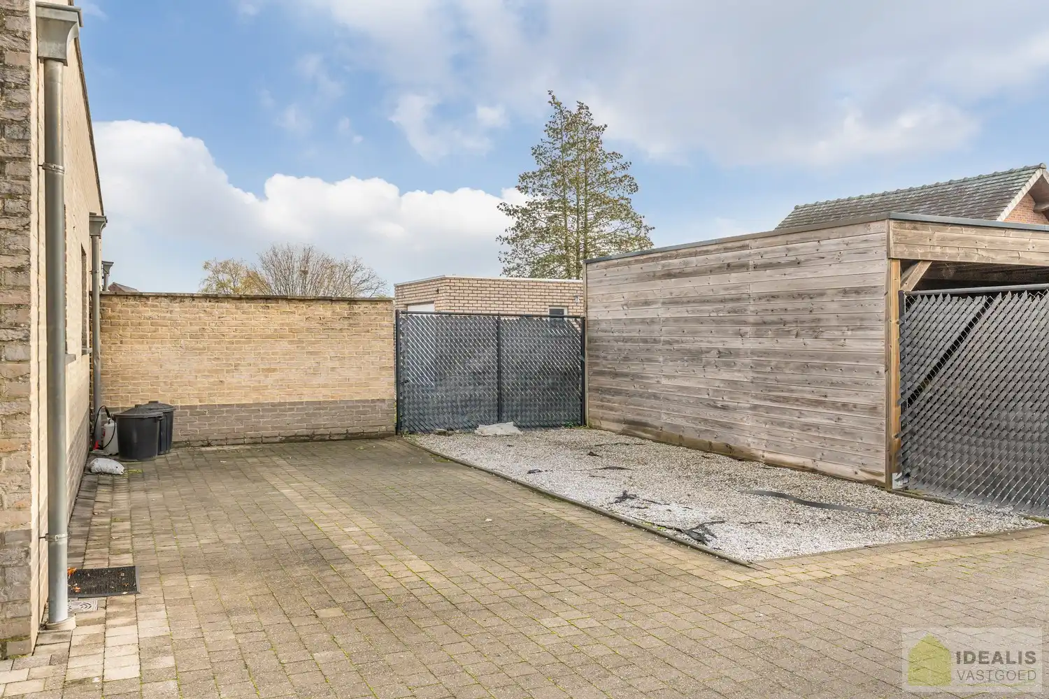 PERFECT ONDERHOUDEN GELIJKVLOERS APPARTEMENT MET MAAR LIEFST 3 SLAAPKAMERS VLAKBIJ HET BRUISENDSE CENTRUM VAN HEUSDEN-ZOLDER foto 4